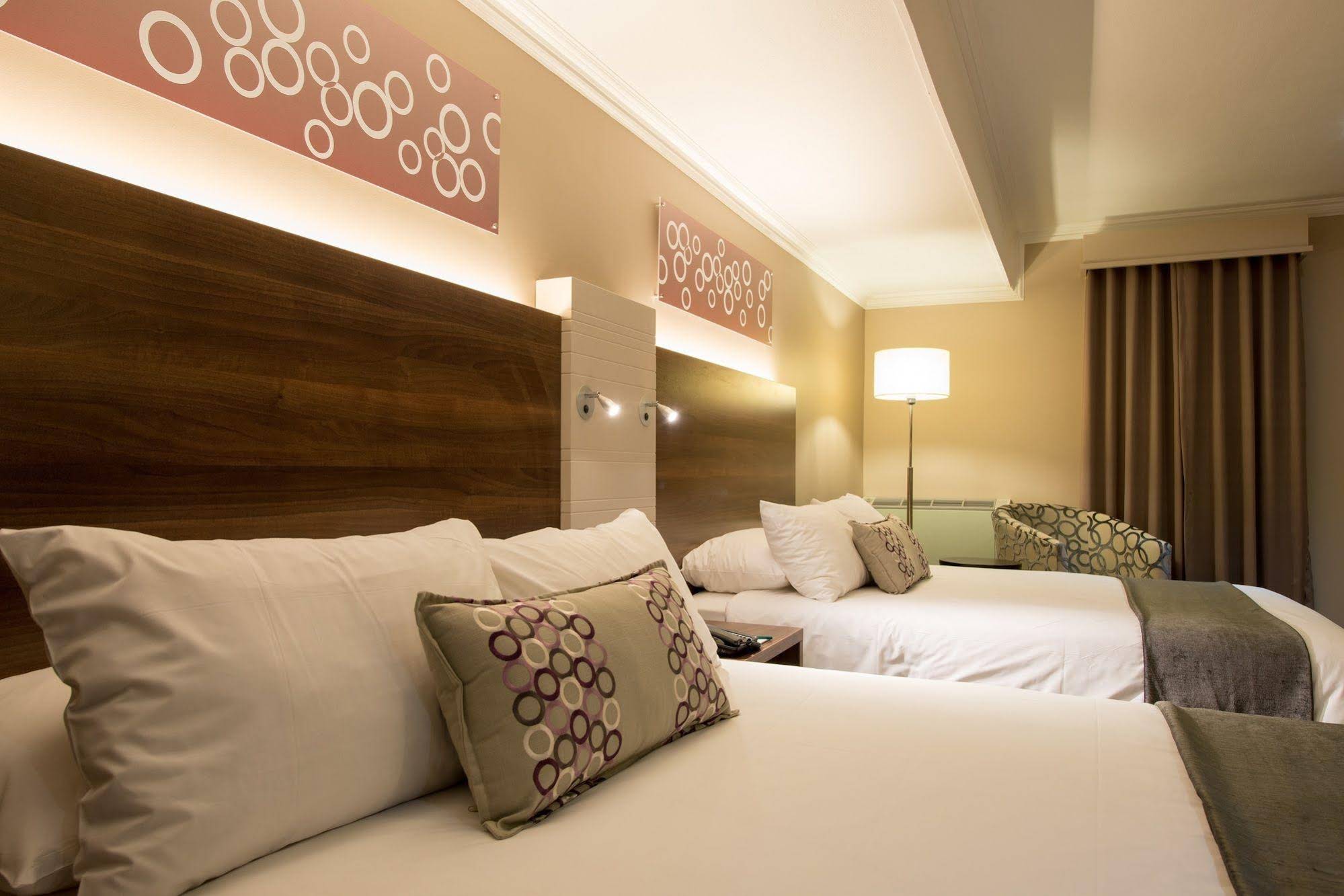 Silverbirch @ Birchwood Hotel