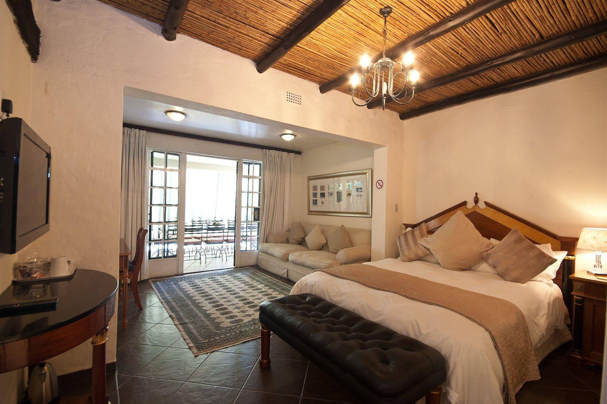 Thatchfoord Lodge