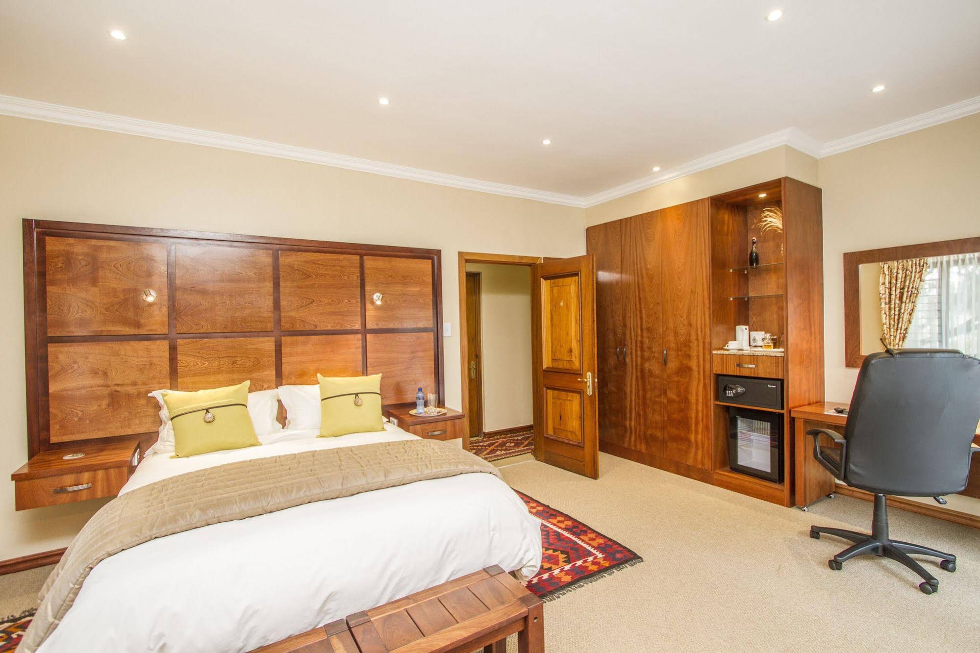 Tladi Lodge