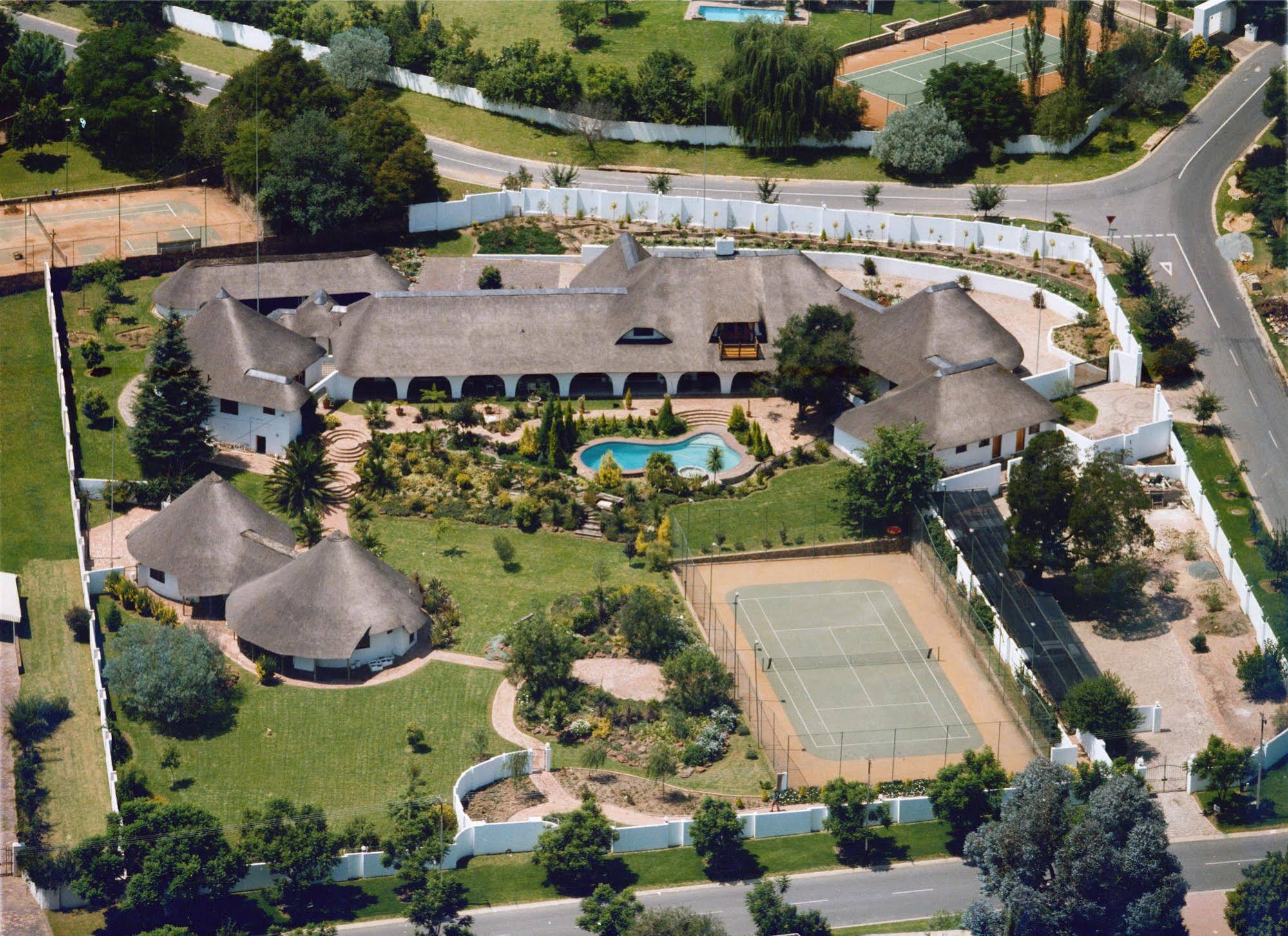 Tladi Lodge