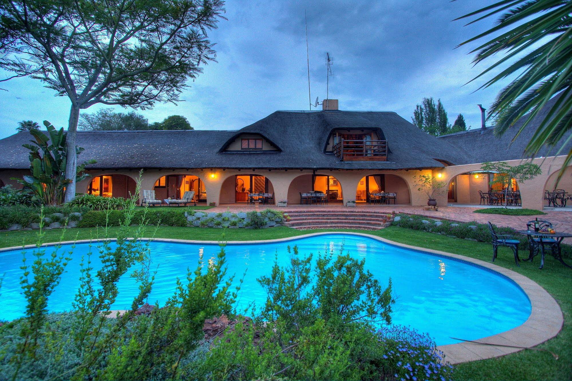 Tladi Lodge