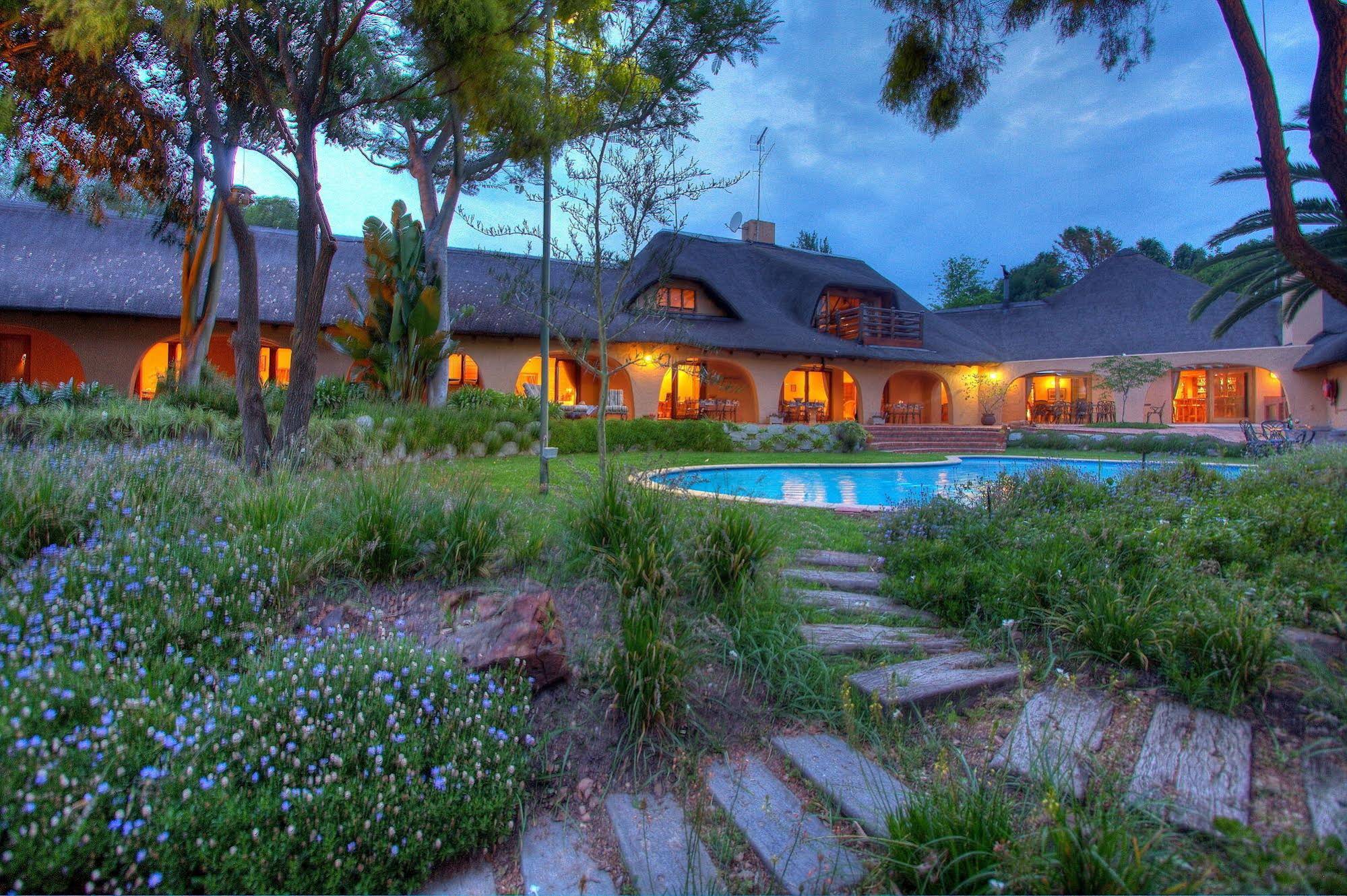 Tladi Lodge