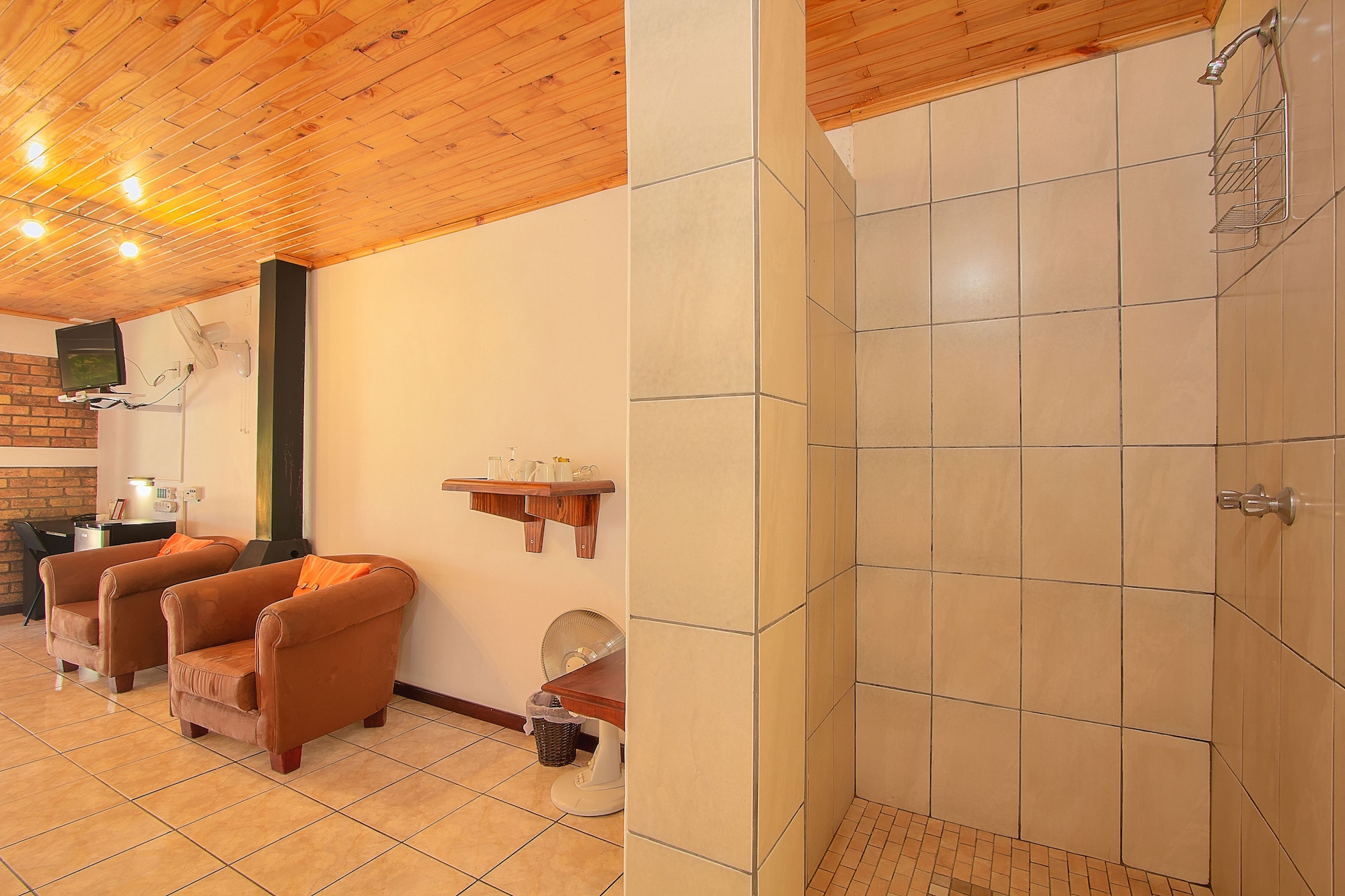 Airport Game Lodge