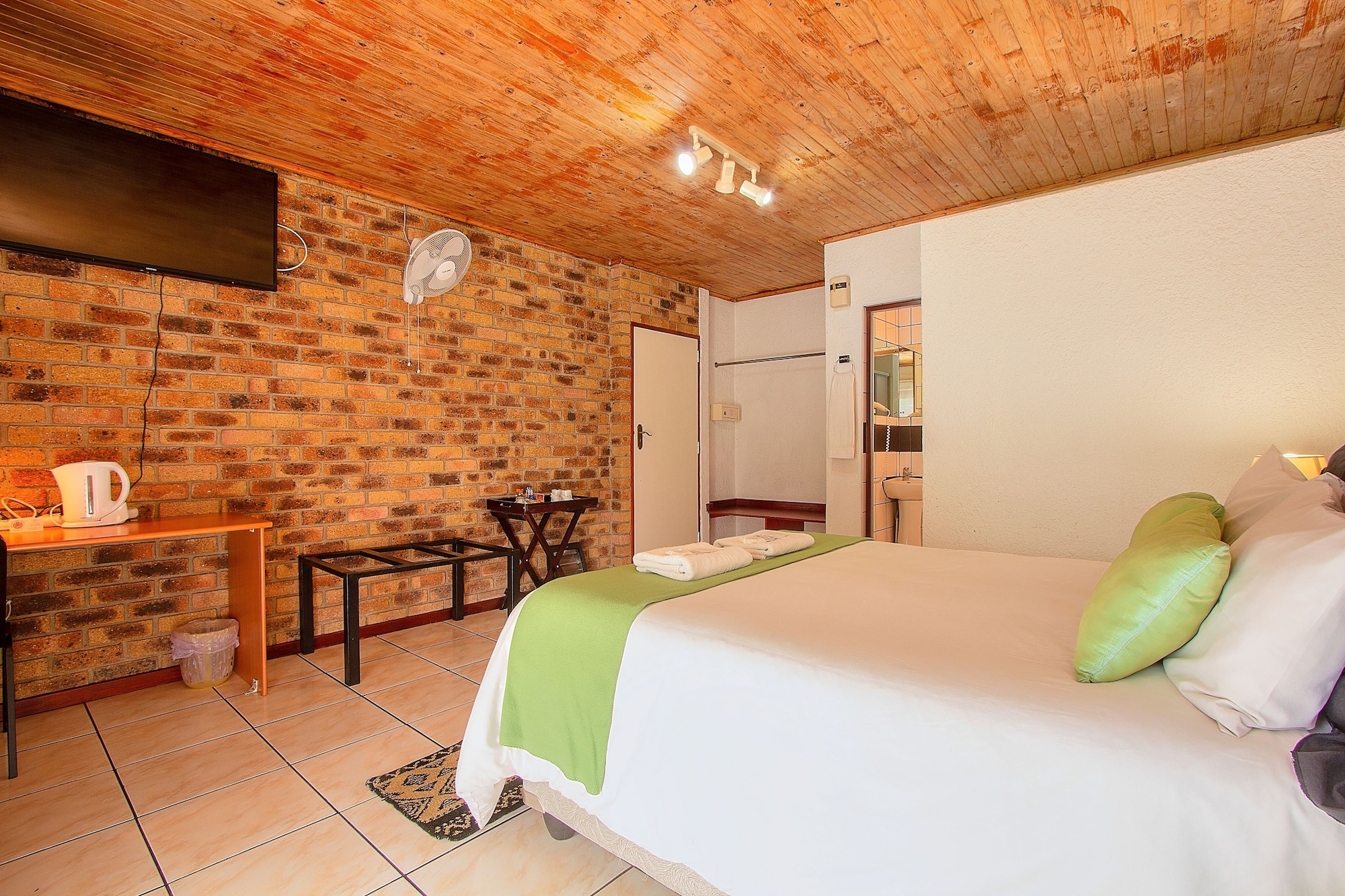 Airport Game Lodge