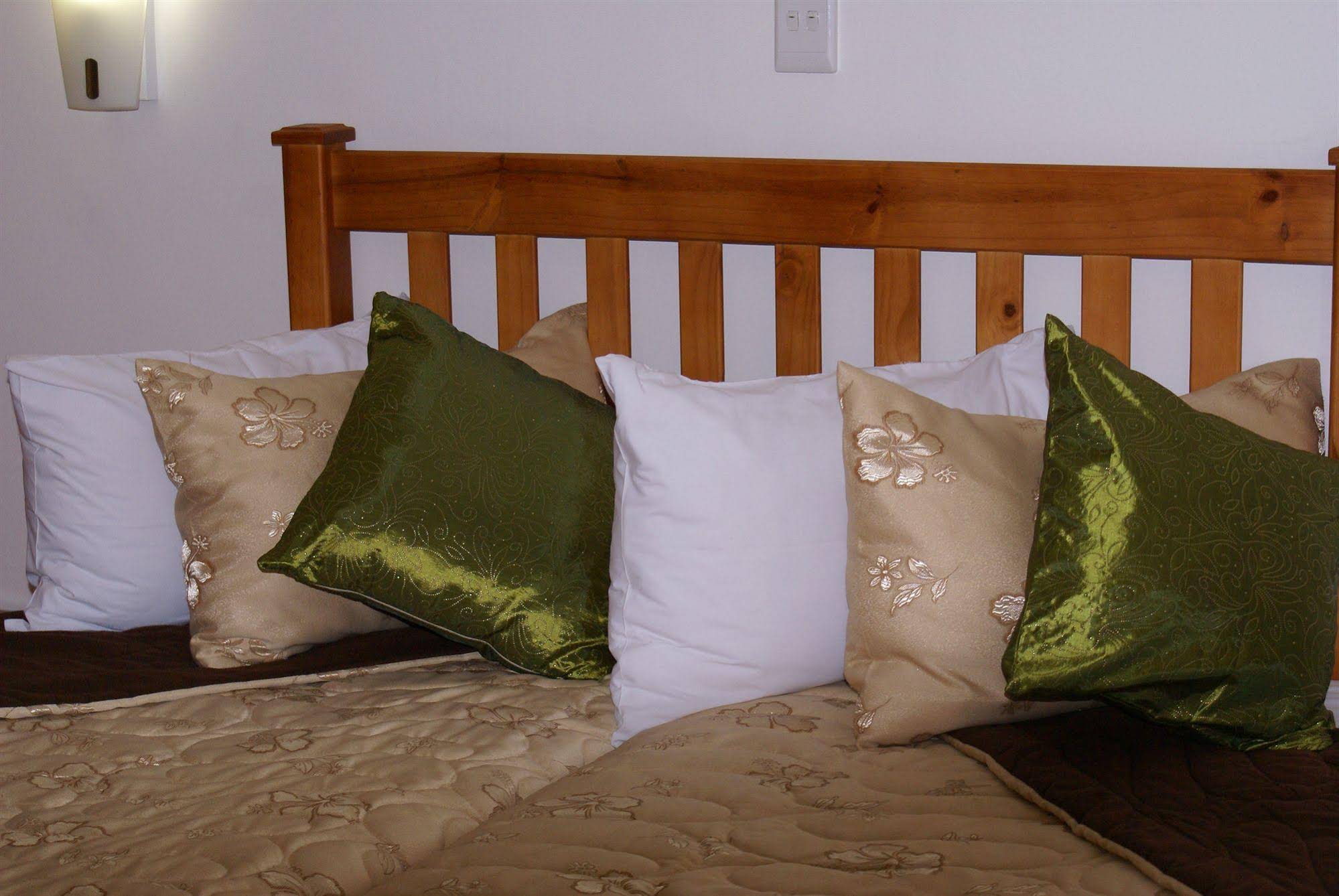 Emerald Backpackers