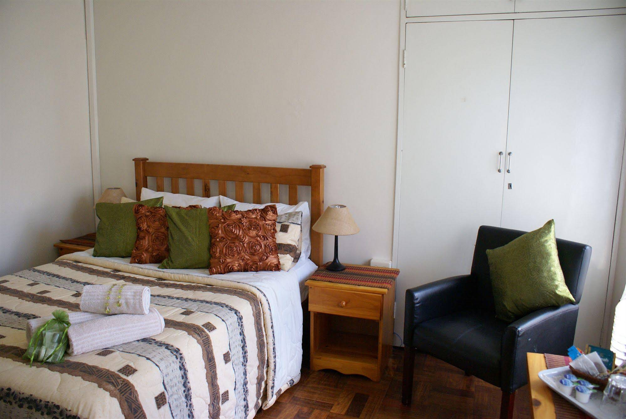 Emerald Backpackers