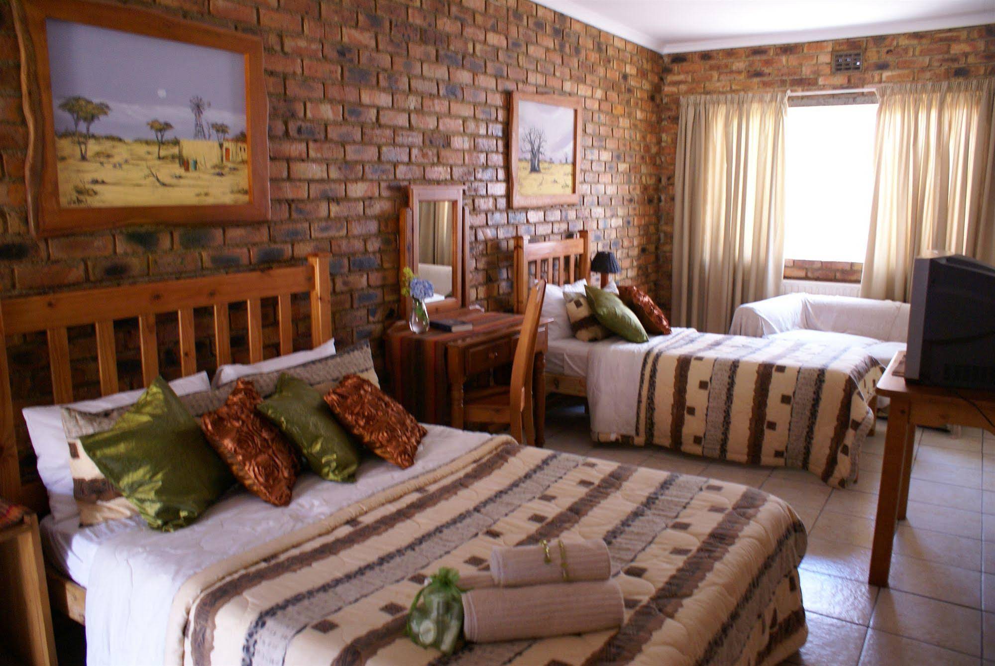 Emerald Backpackers