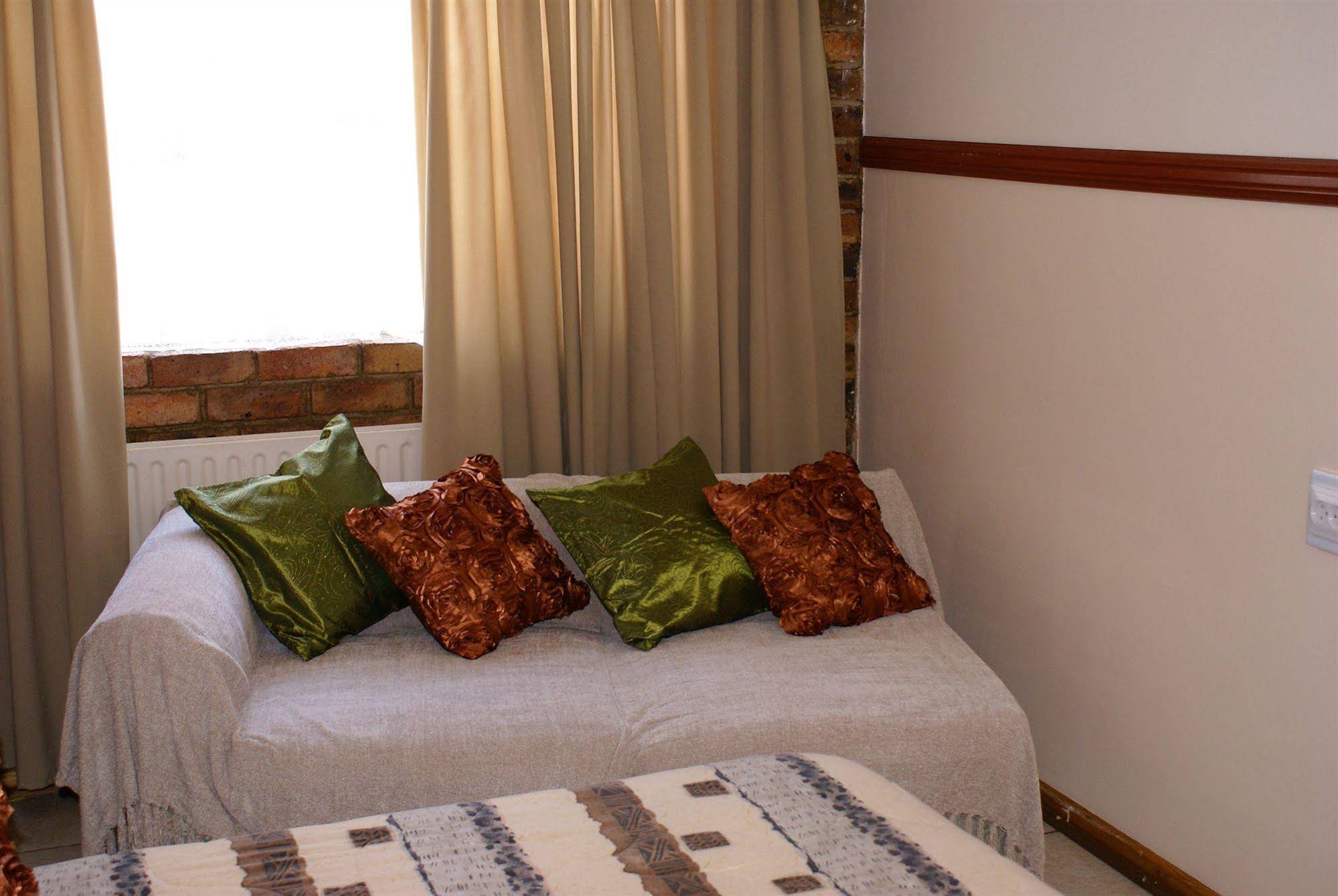 Emerald Backpackers