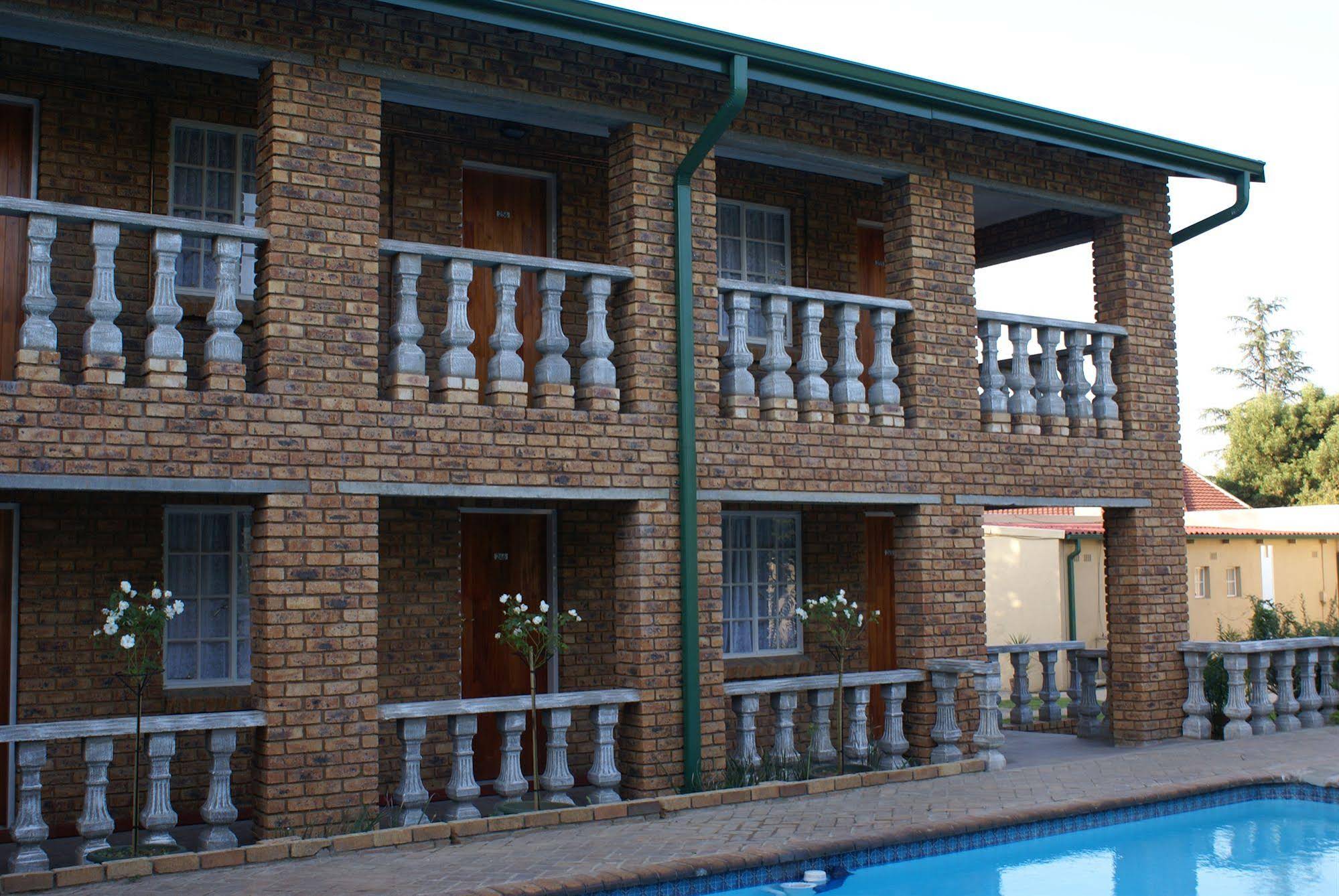 Emerald Backpackers