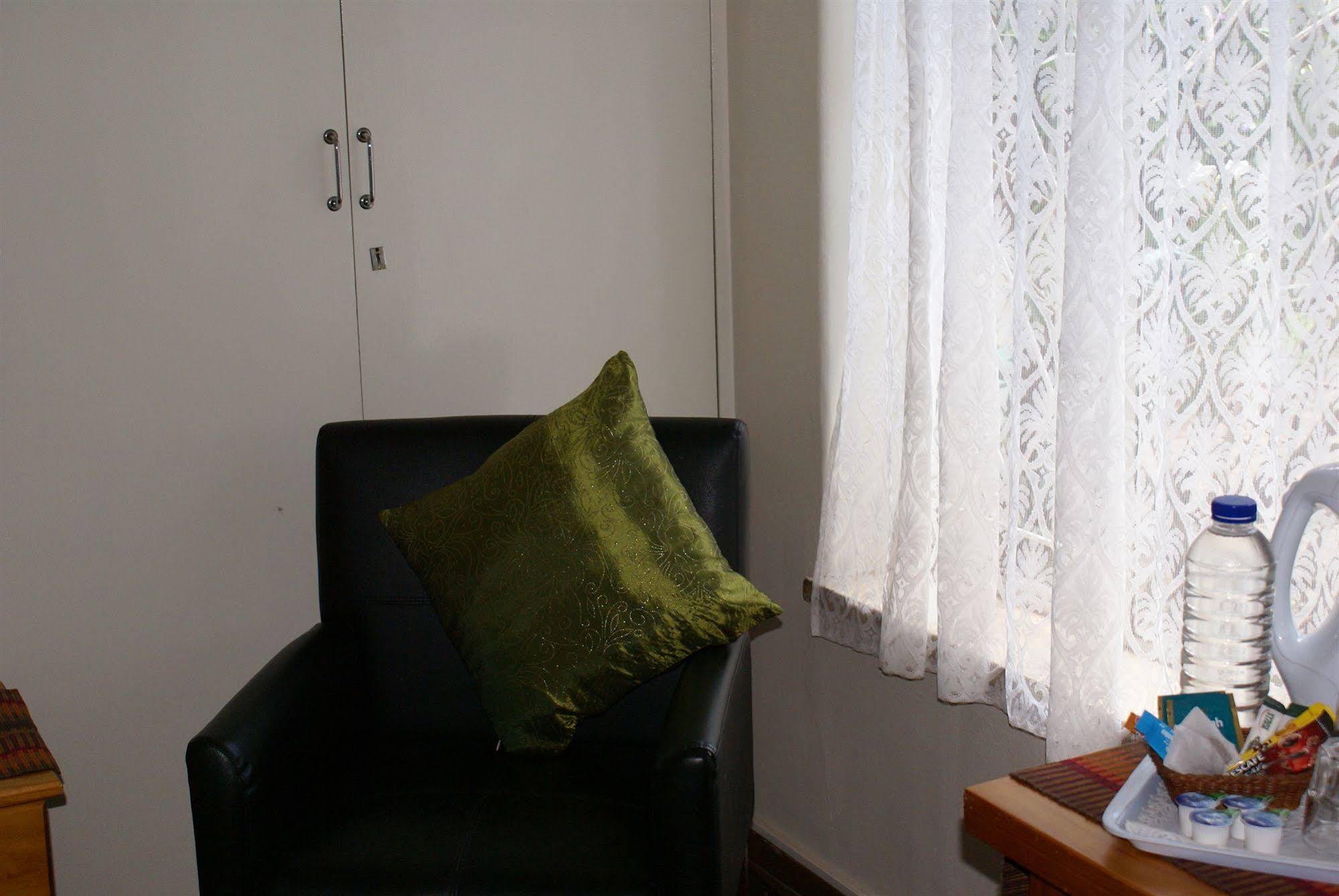 Emerald Backpackers