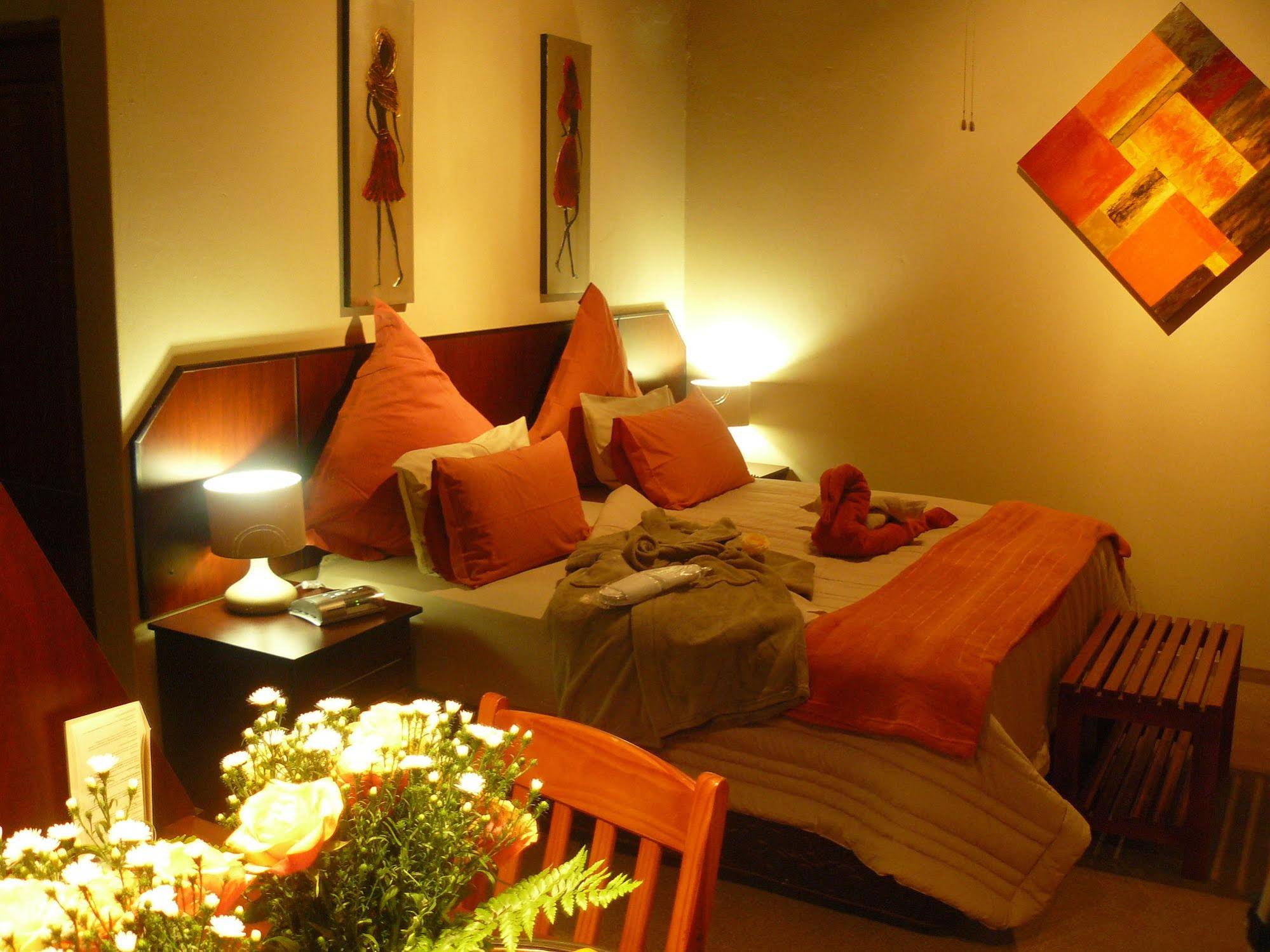 Ikwekwezi Guest Lodge