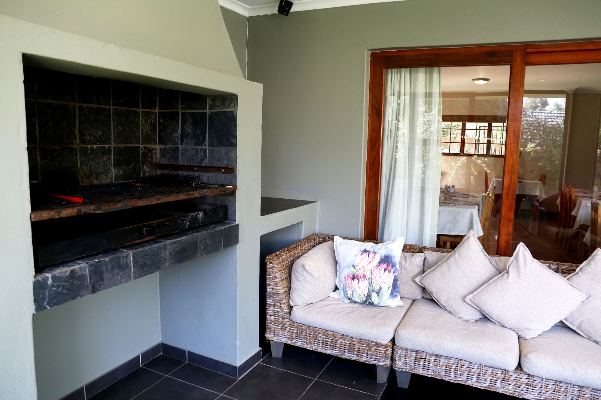 Morulana Guest House