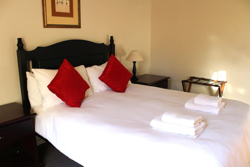 Outlook Lodge OR Tambo