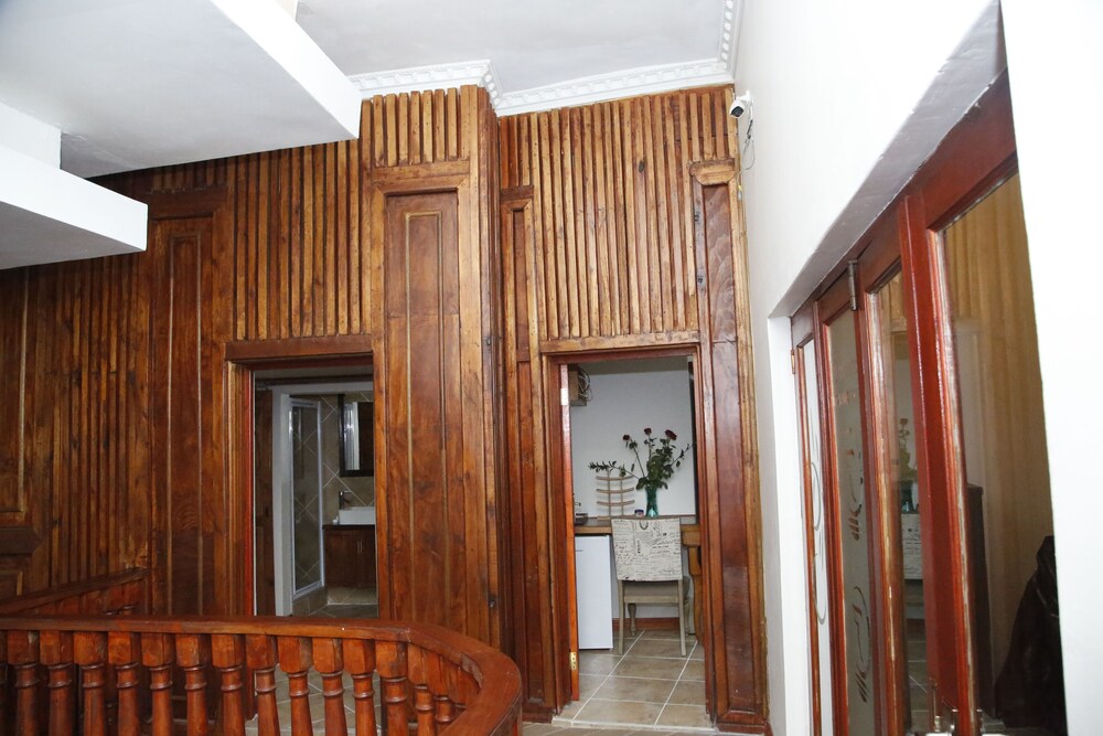 Travetel Or Tambo Airport Hotel