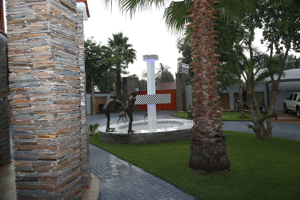 Travetel Or Tambo Airport Hotel
