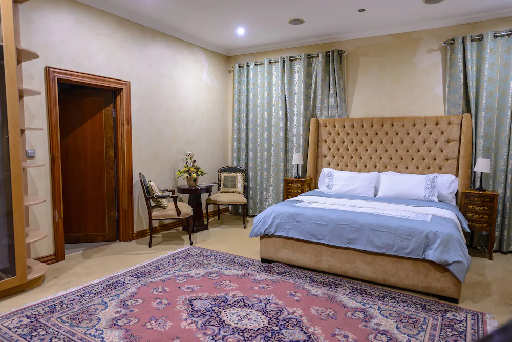 Equestrian Royal Hotel Boutique & Spa