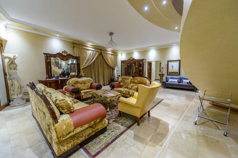 Equestrian Royal Hotel Boutique & Spa