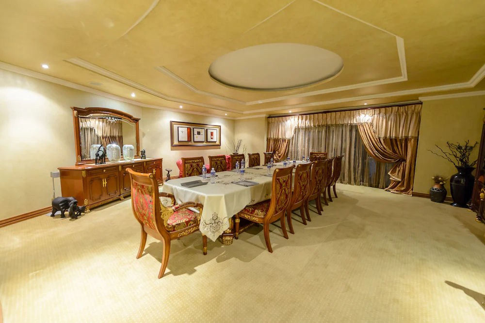 Equestrian Royal Hotel Boutique & Spa