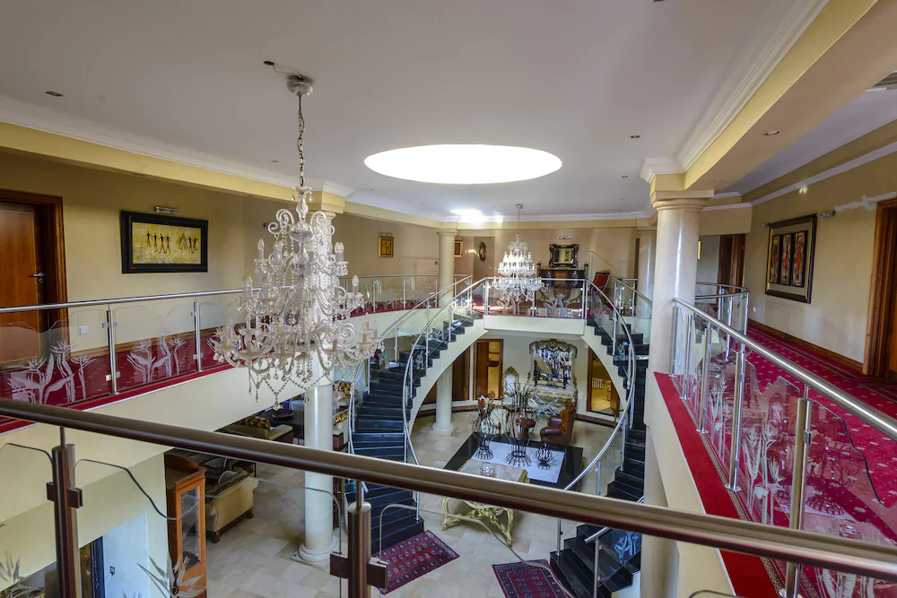 Equestrian Royal Hotel Boutique & Spa