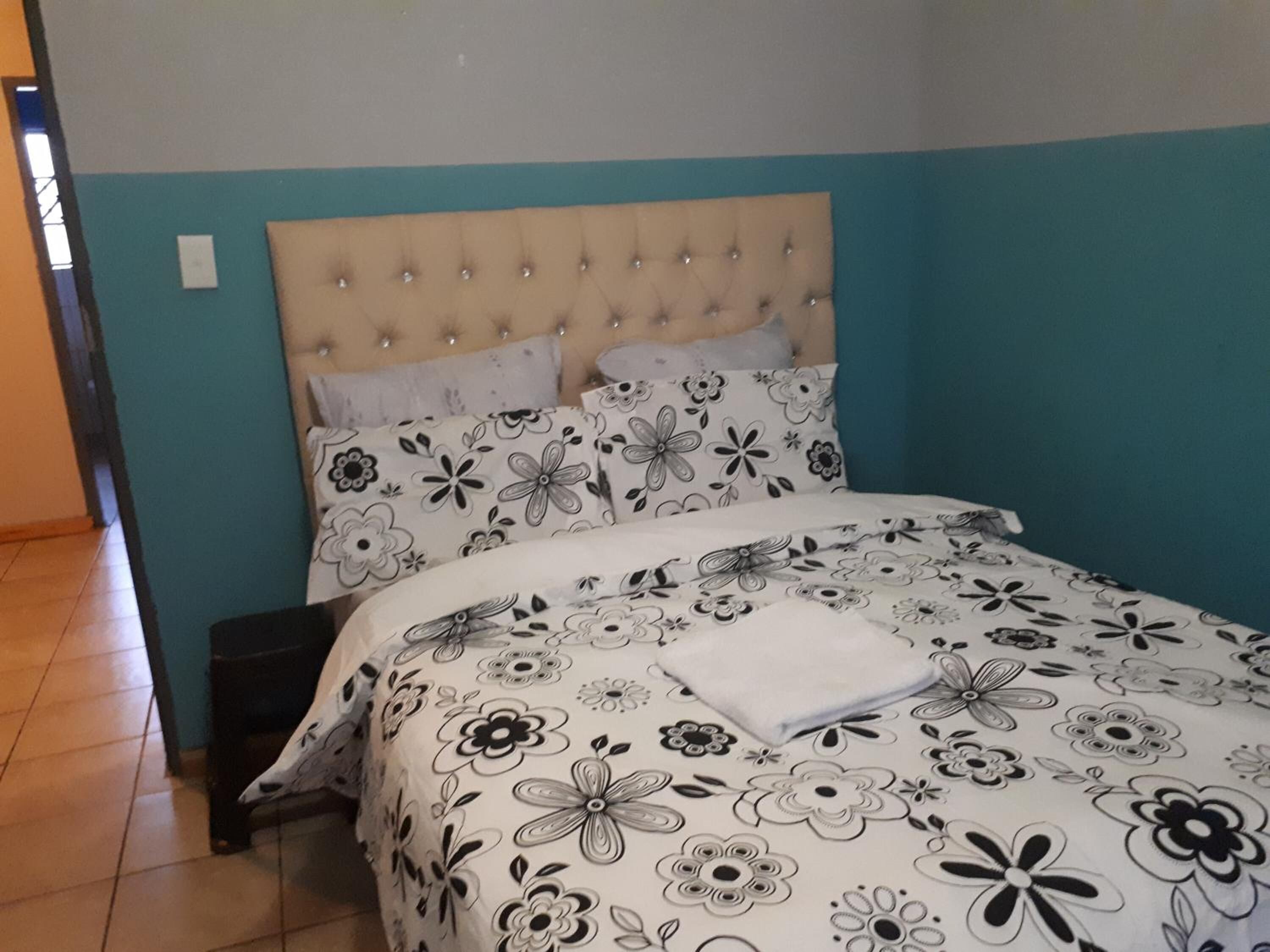 C- Land Guest House Meyerton