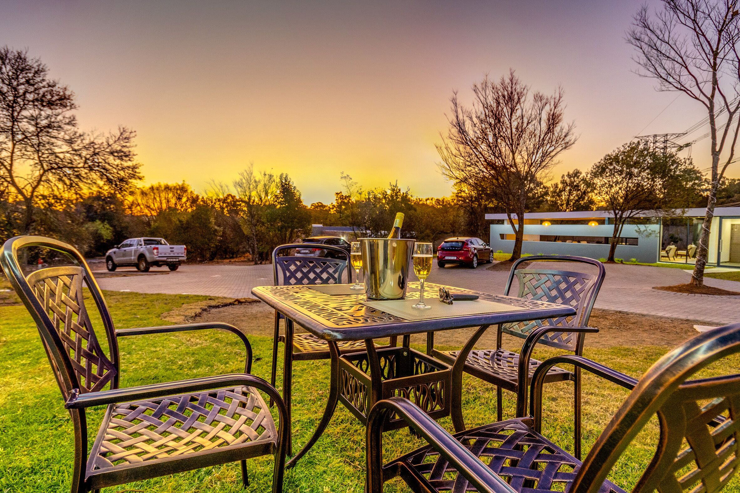 Kravit Premier Suites