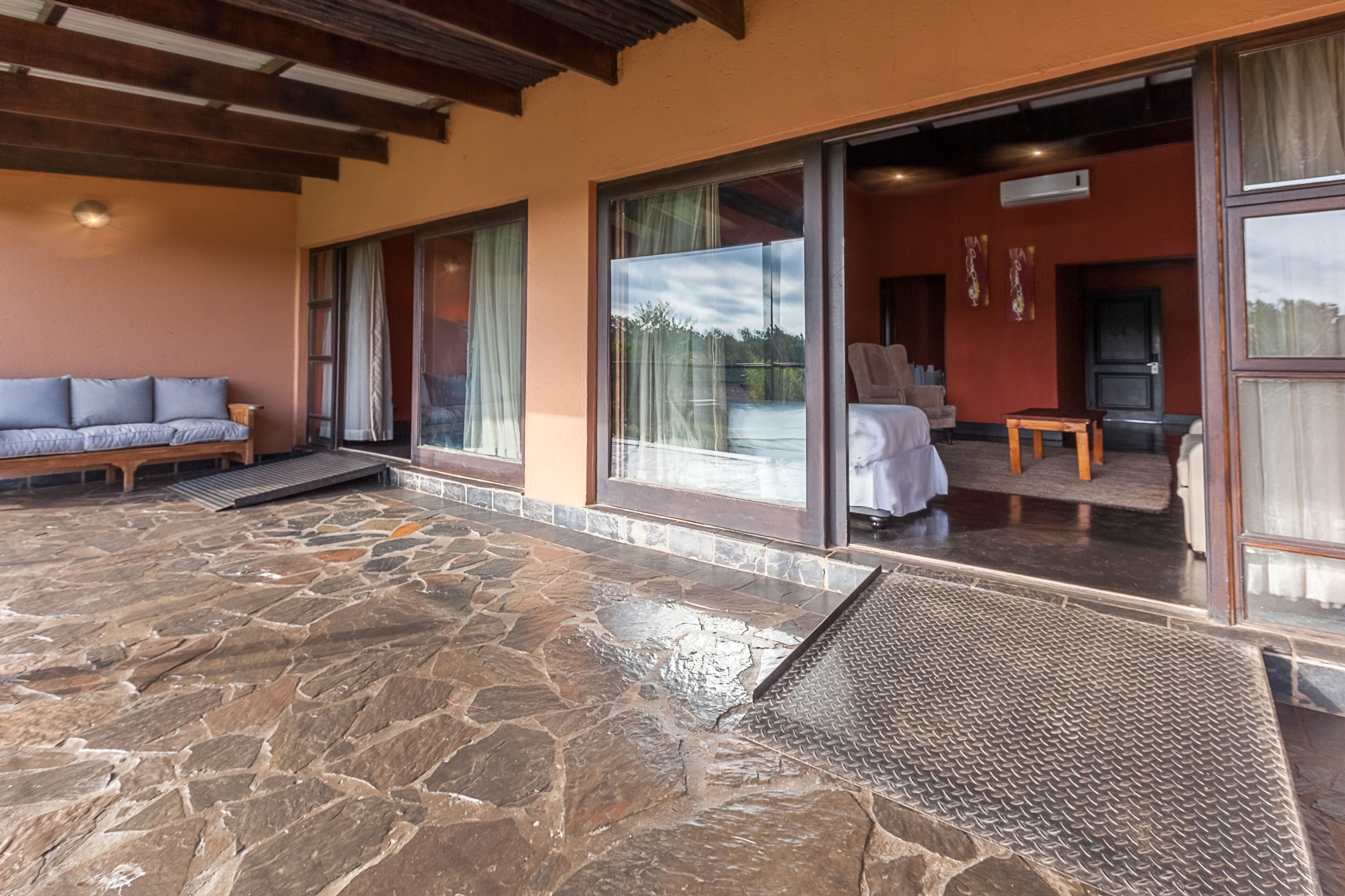Riverstone Lodge