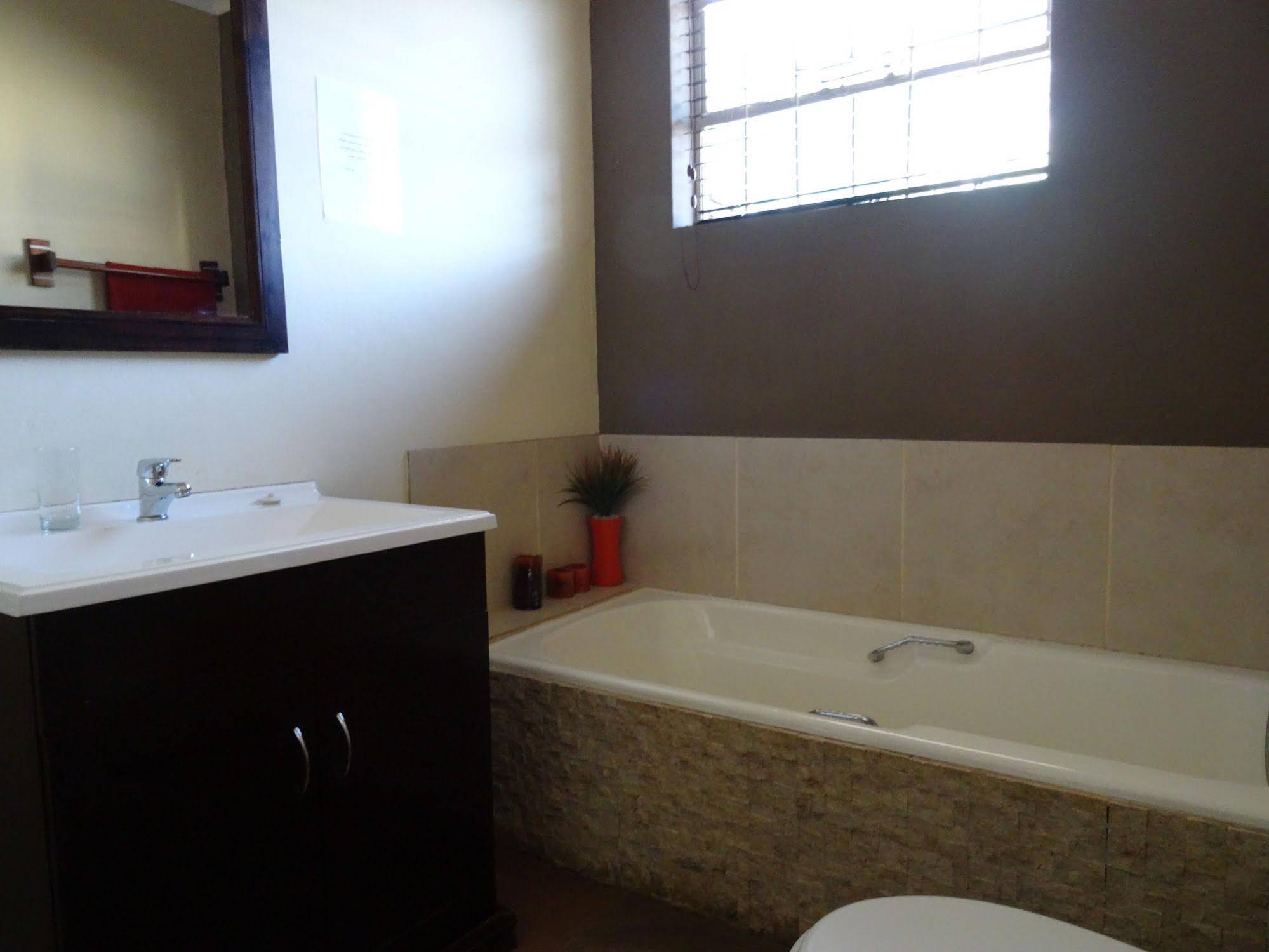 Abafazi Guest House
