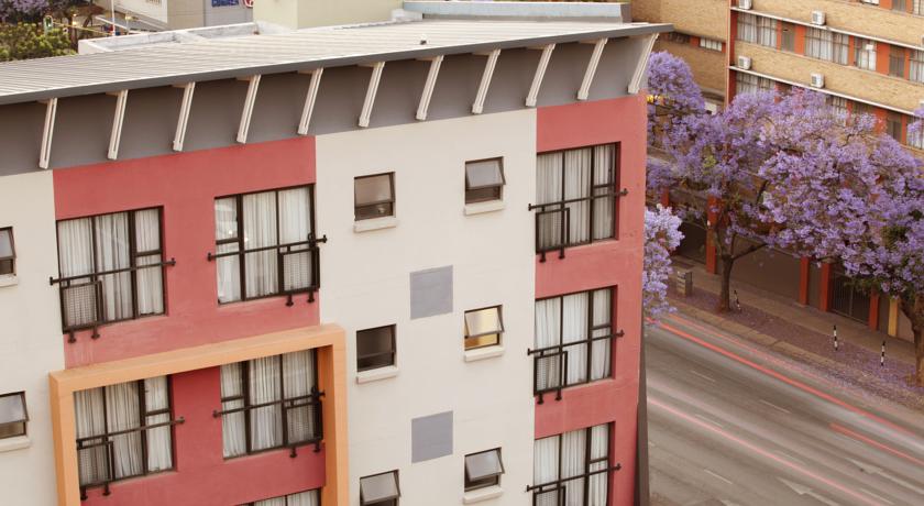 Akanani Apartments