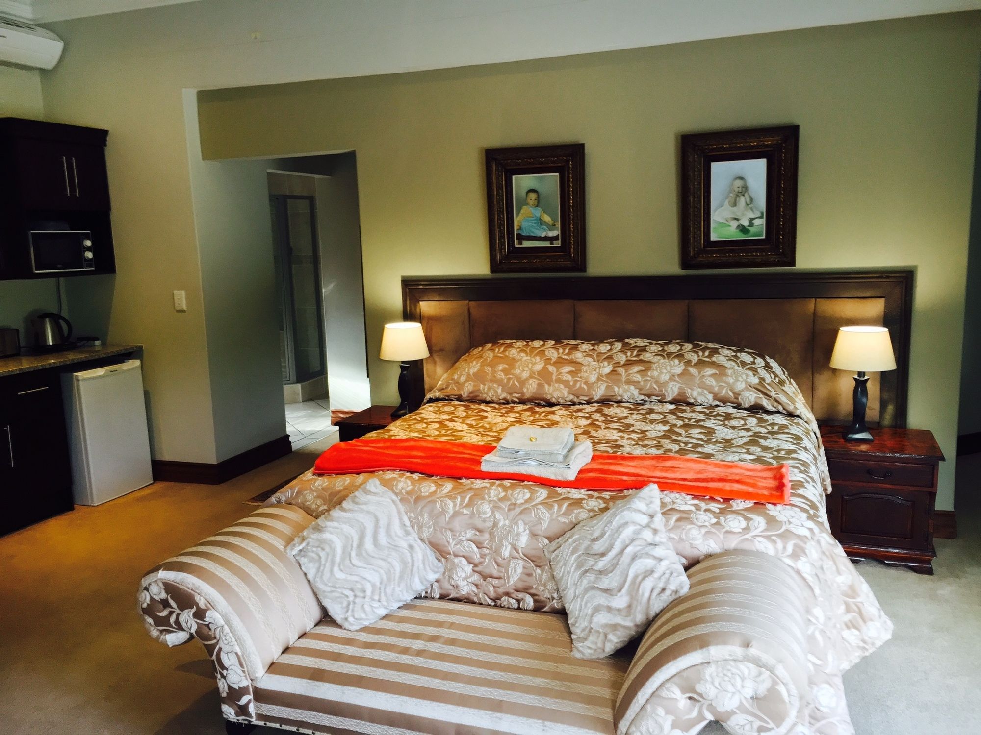 Casa Flora Guesthouse