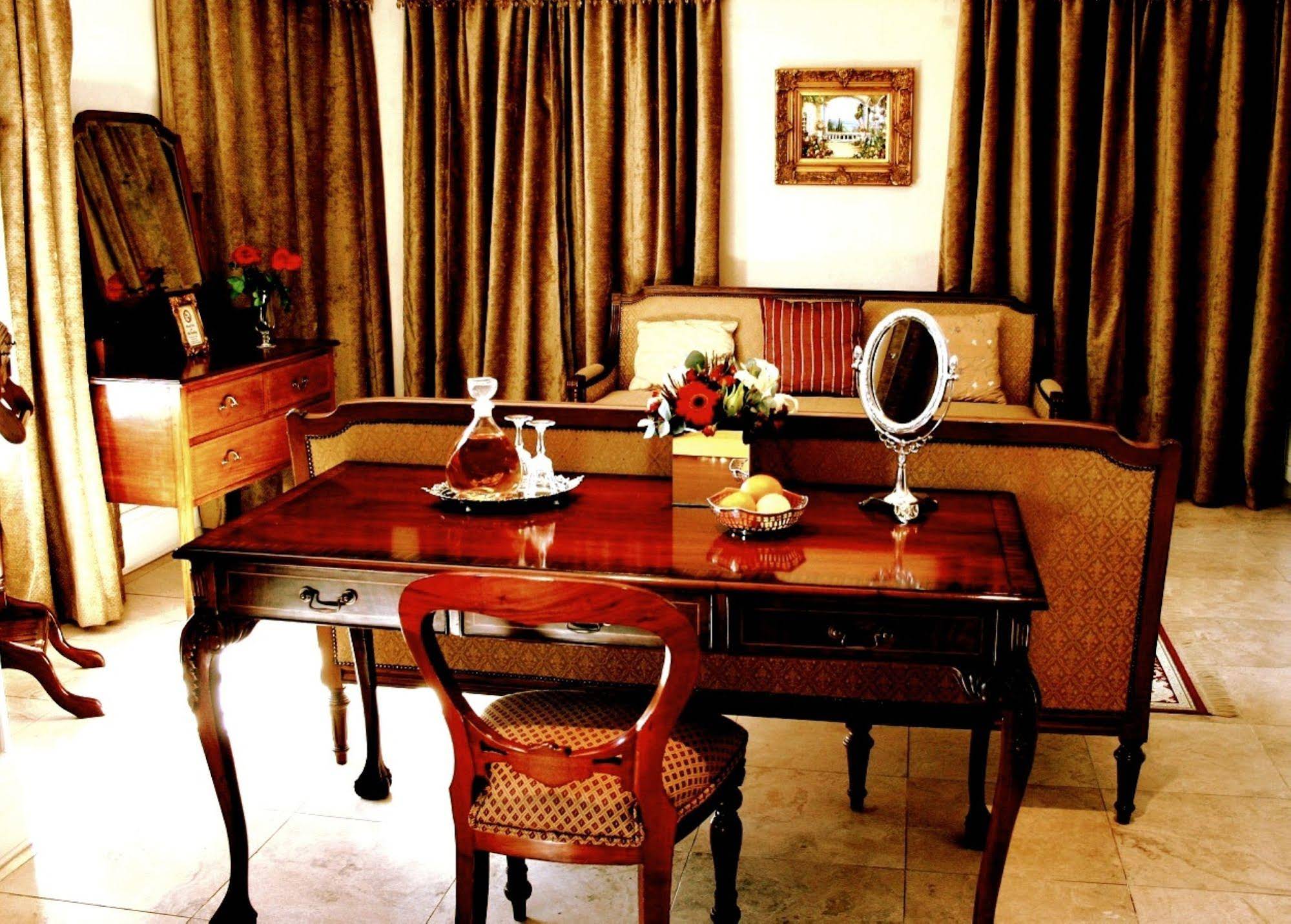 Cricklewood Manor