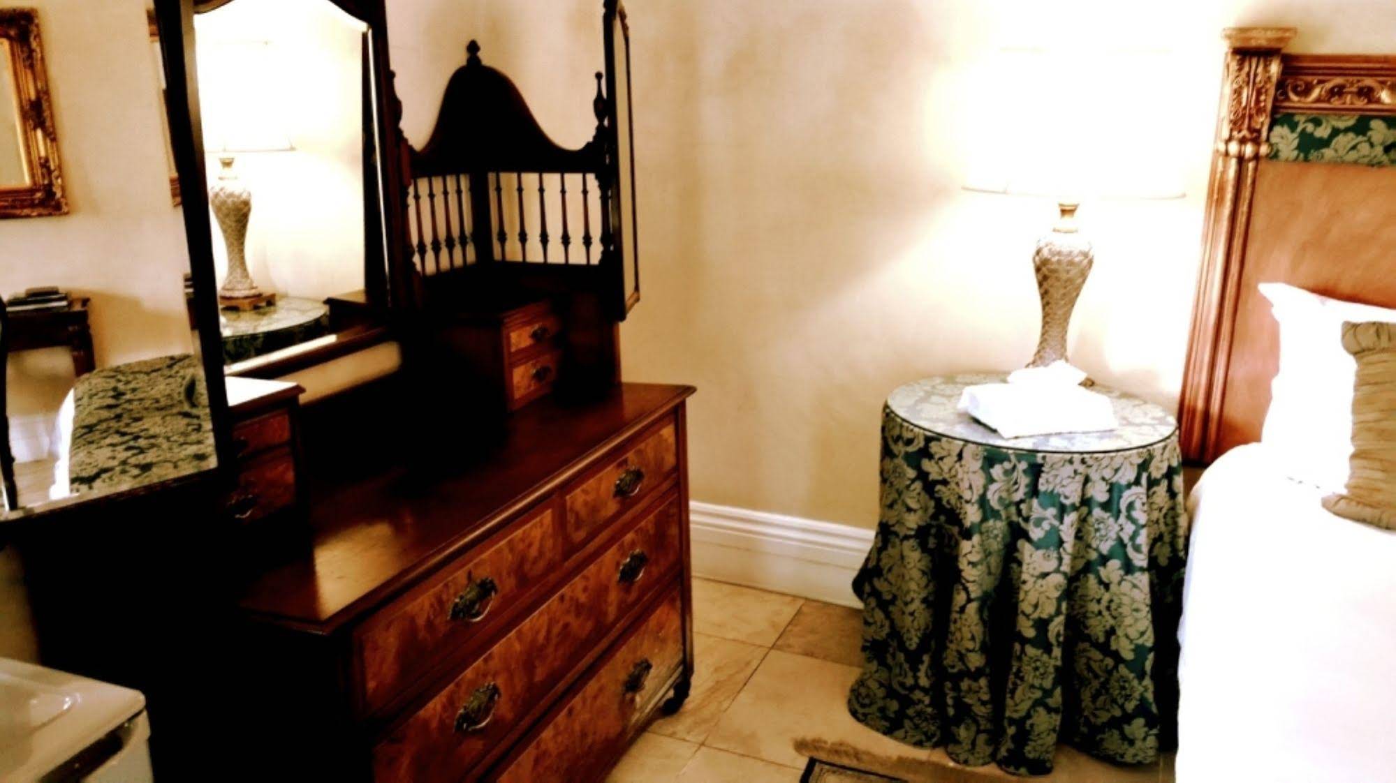 Cricklewood Manor