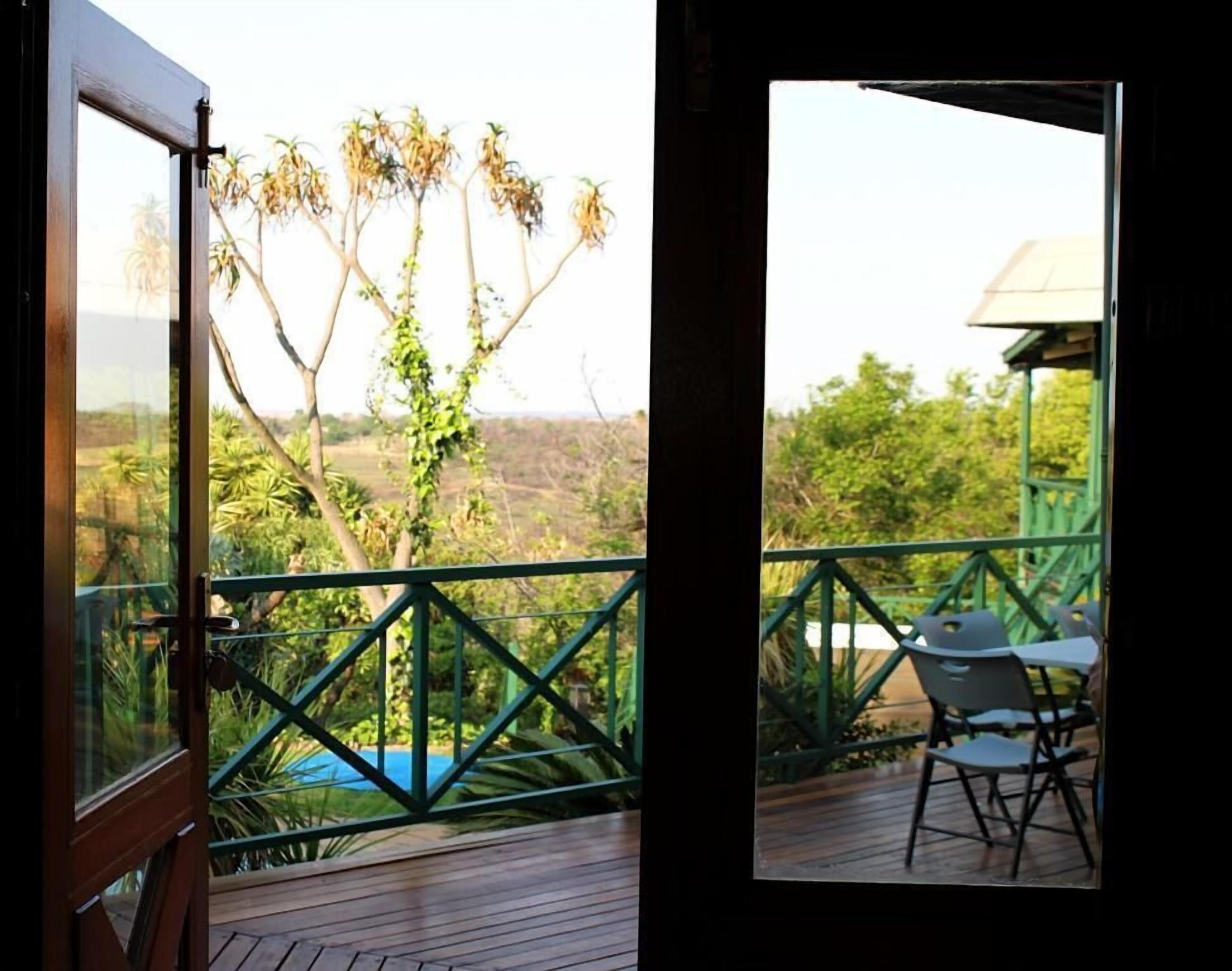 Cussonia Country Home