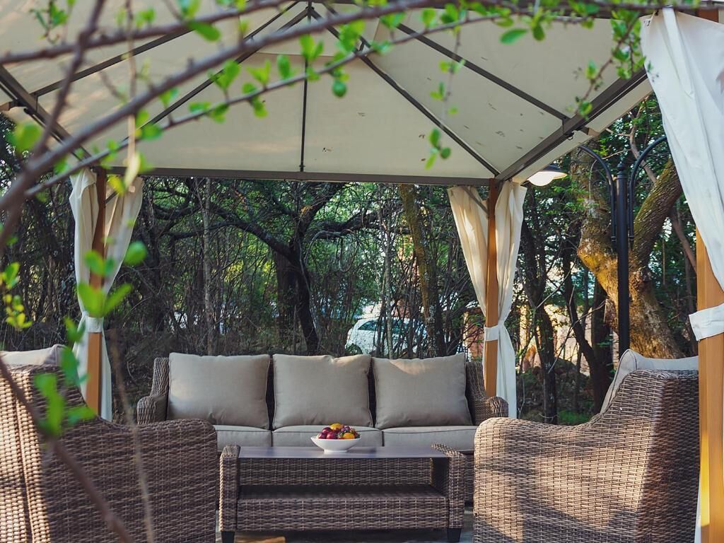 Cussonia Country Home