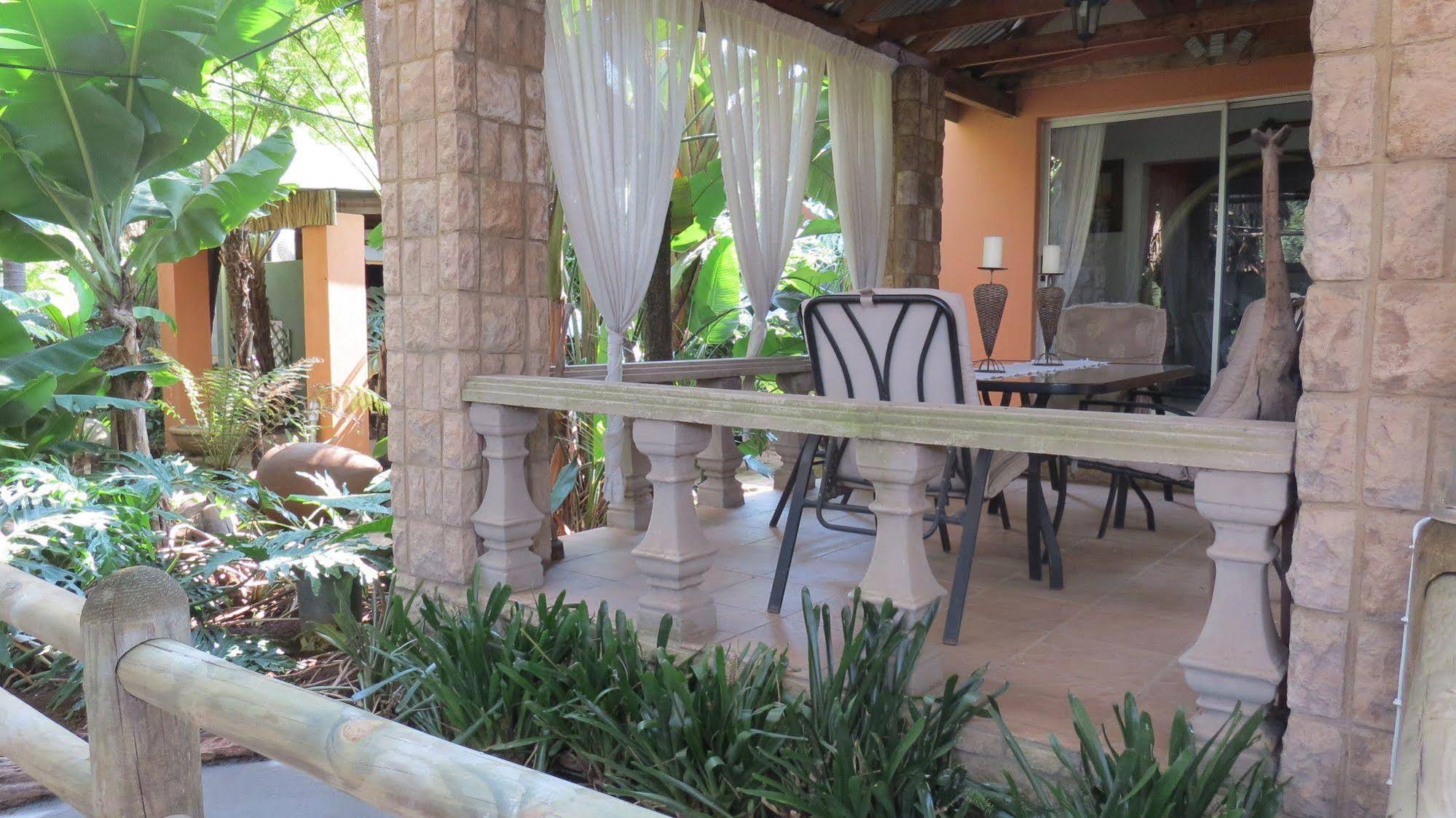 Dinkwe Lodge & Guest House