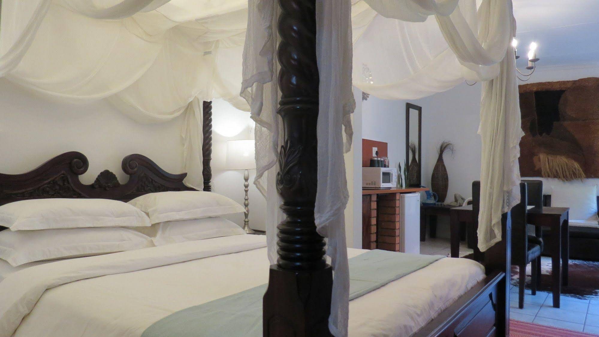Dinkwe Lodge & Guest House