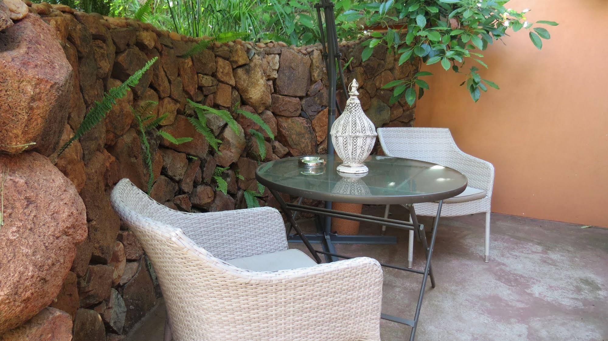 Dinkwe Lodge & Guest House