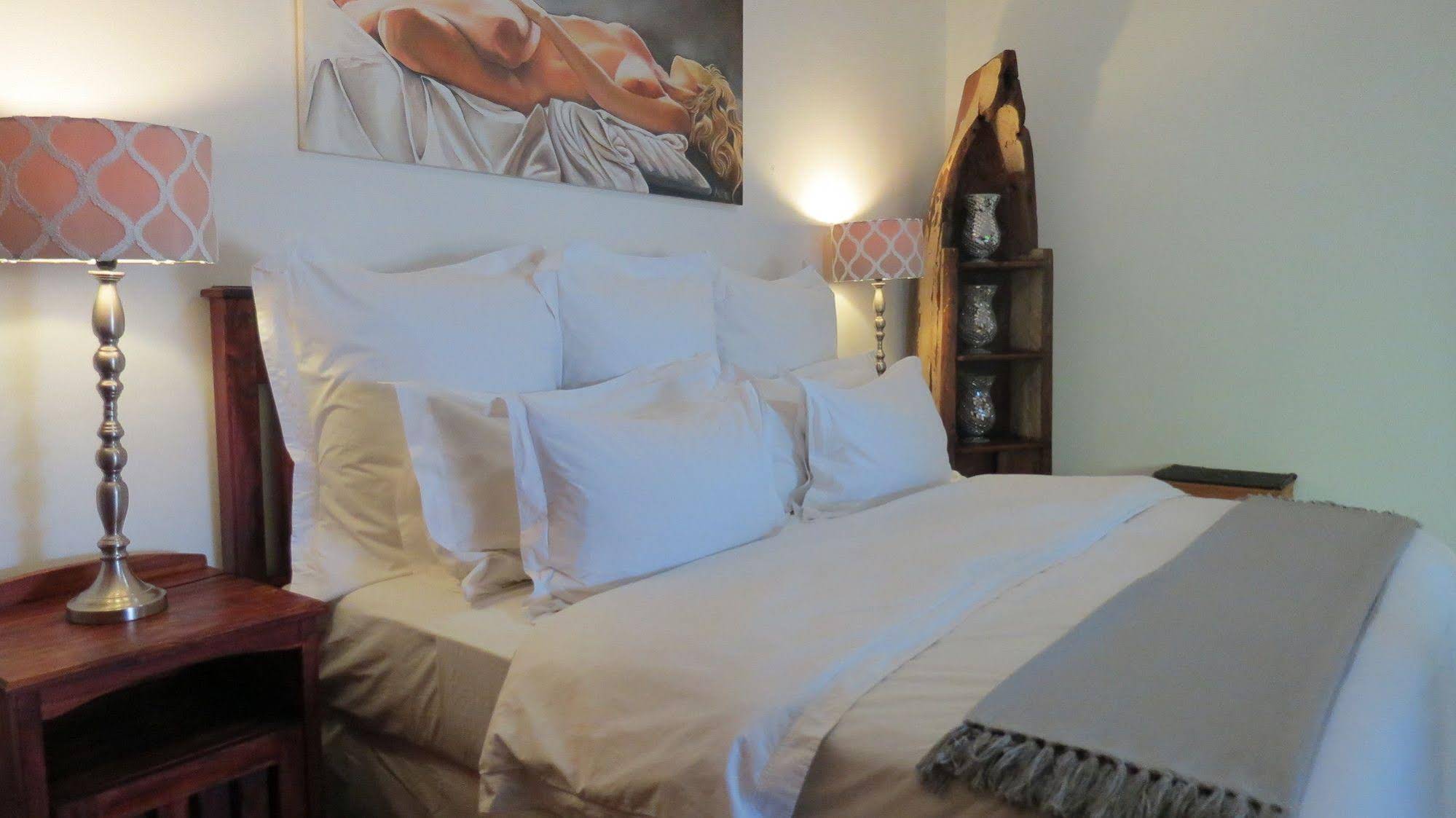 Dinkwe Lodge & Guest House