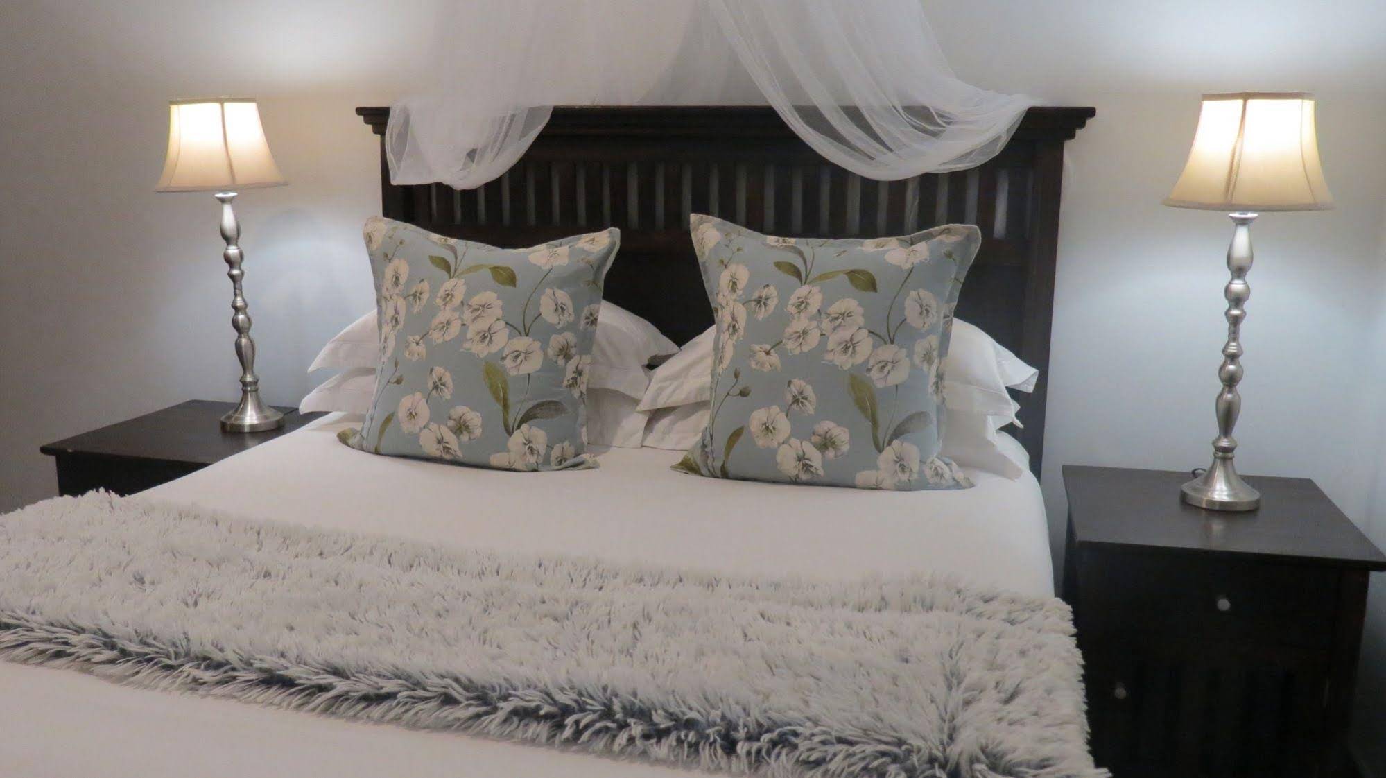 Dinkwe Lodge & Guest House