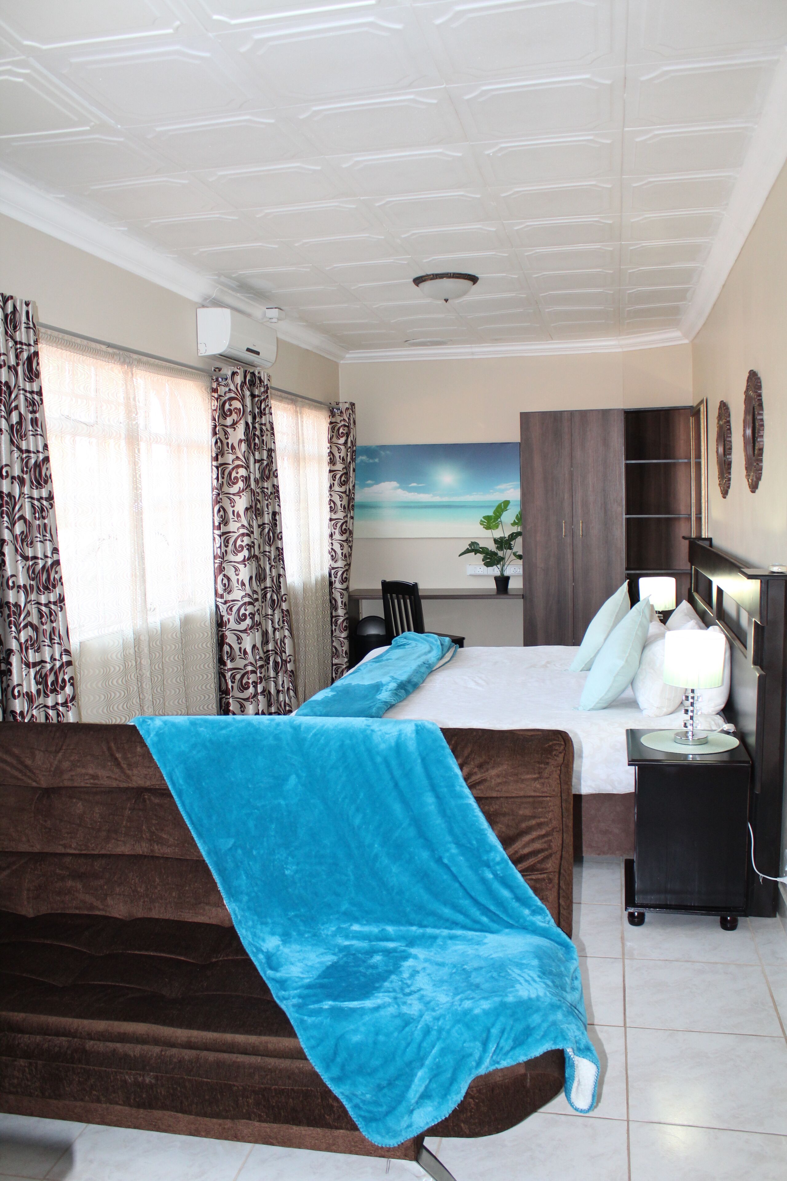 El Gran Chaparral Guest House