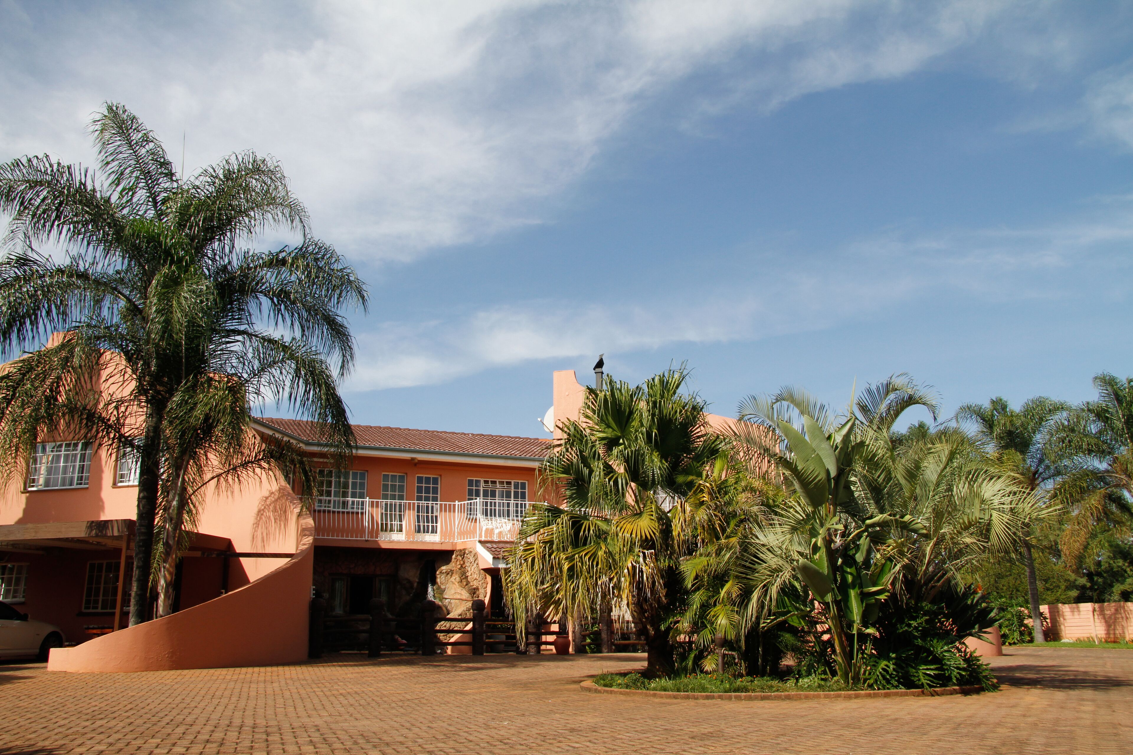 El Gran Chaparral Guest House