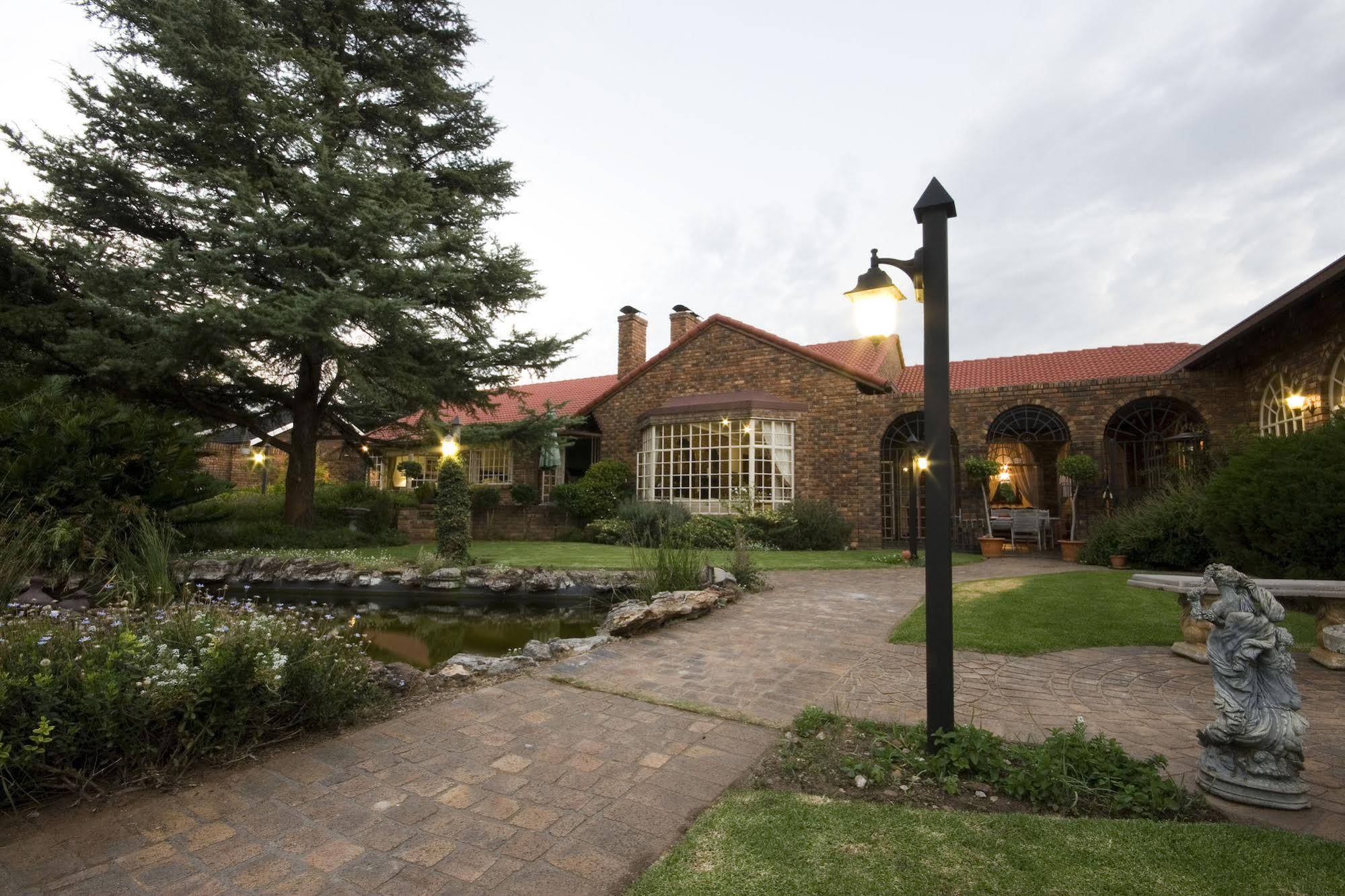 Farmers Folly Guest House