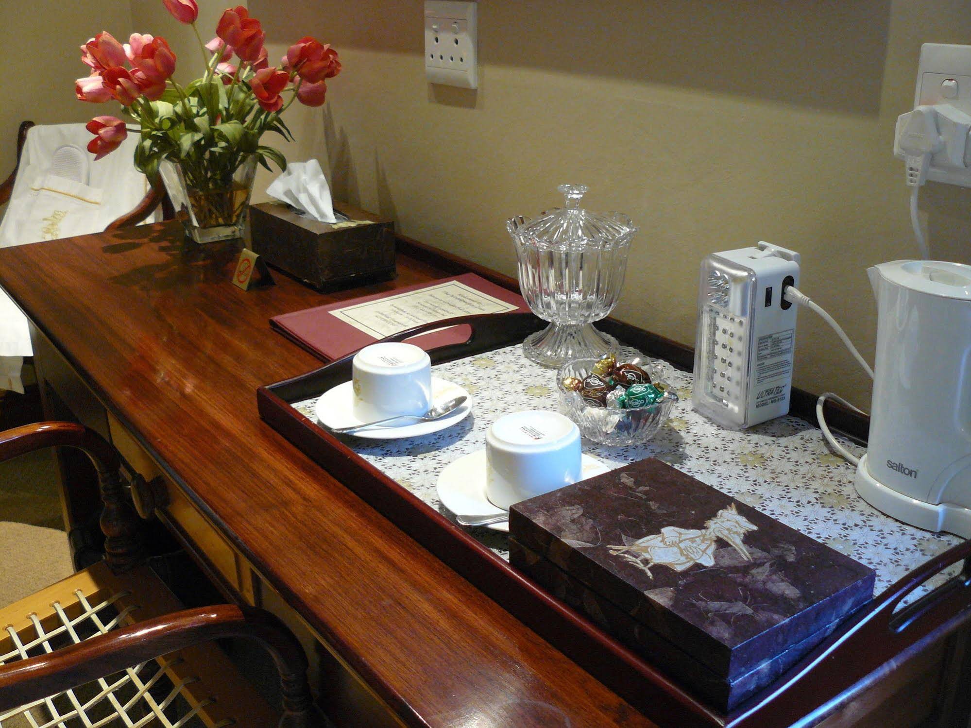 The Woodpecker Inn