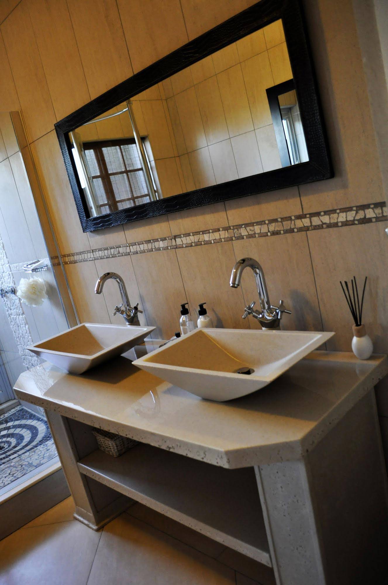 Waterfalls Boutique Hotel