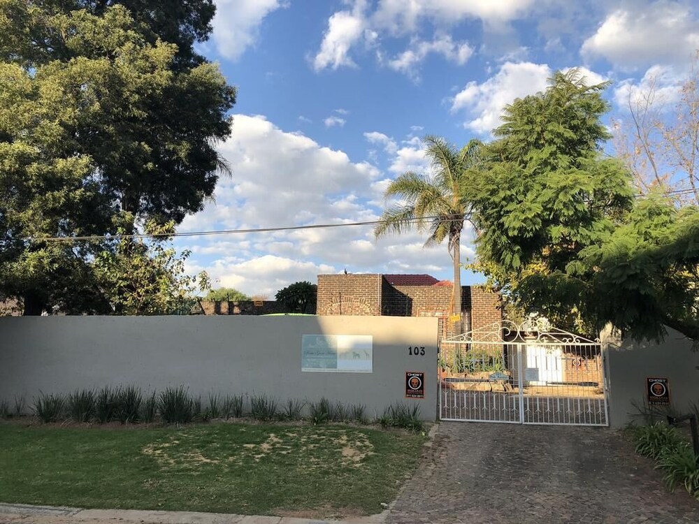 Dossa Guest House