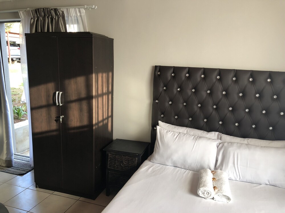 Dossa Guest House