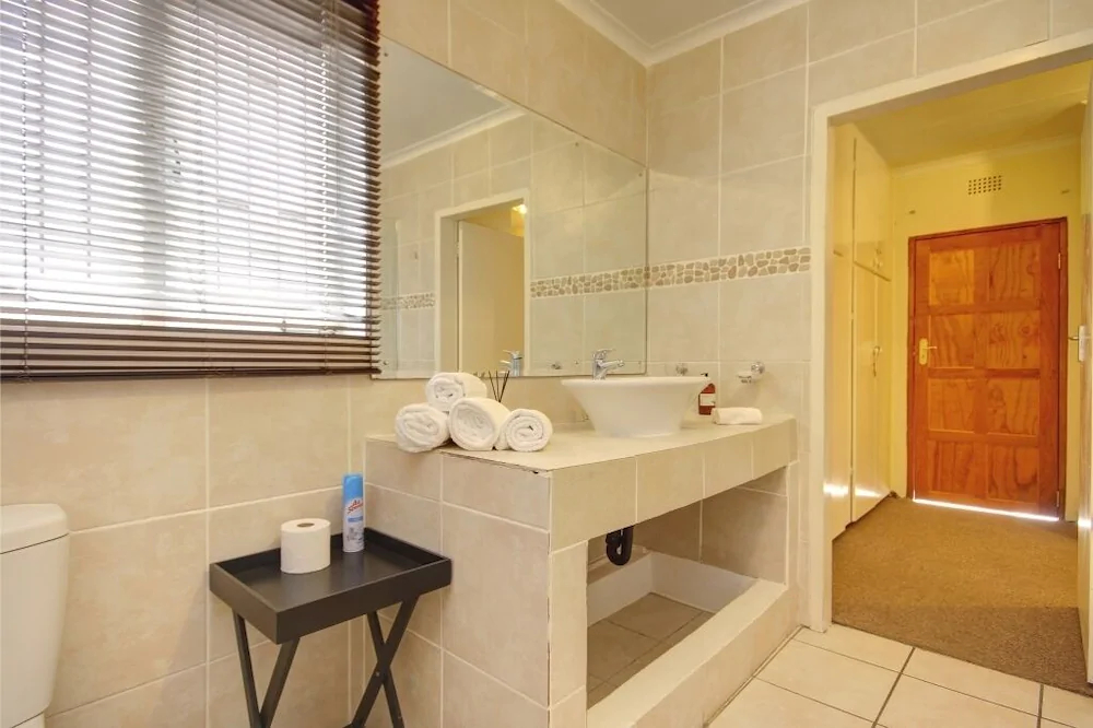 Lenox Lodge Guesthouse