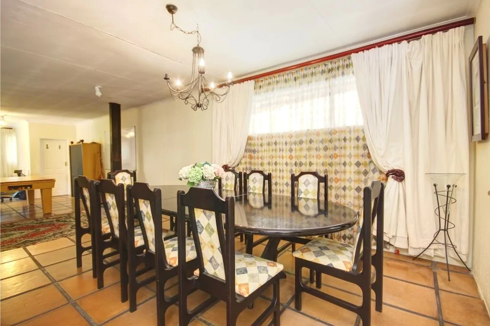 Lenox Lodge Guesthouse