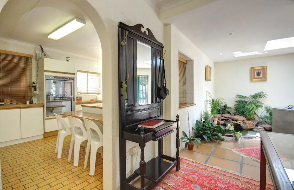 Lenox Lodge Guesthouse