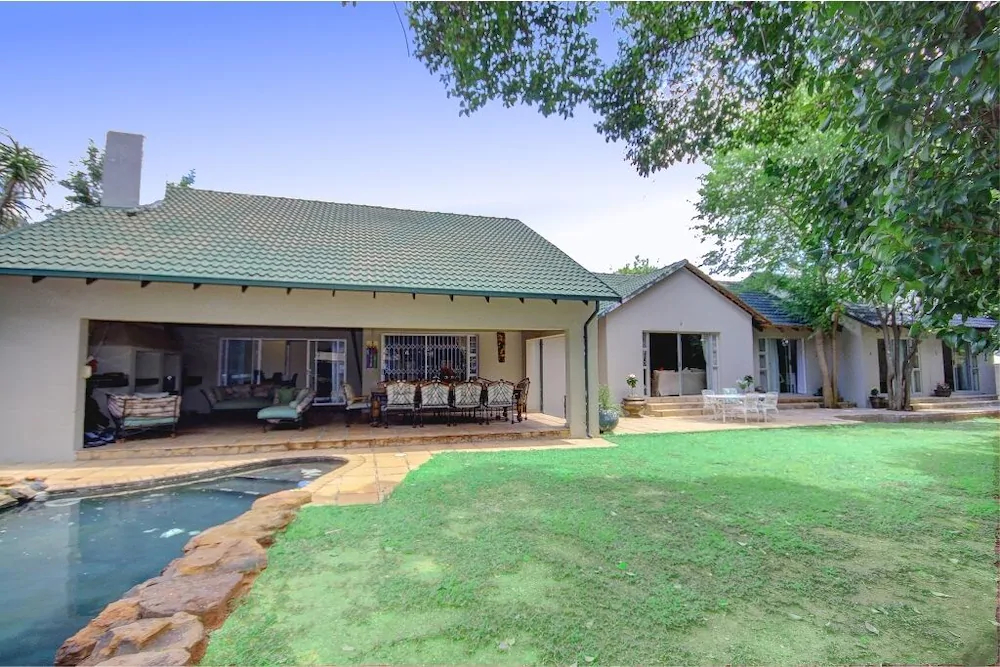 Lenox Lodge Guesthouse
