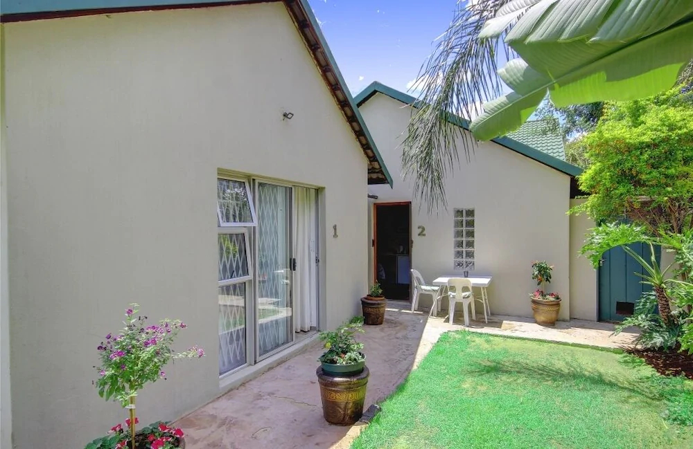 Lenox Lodge Guesthouse